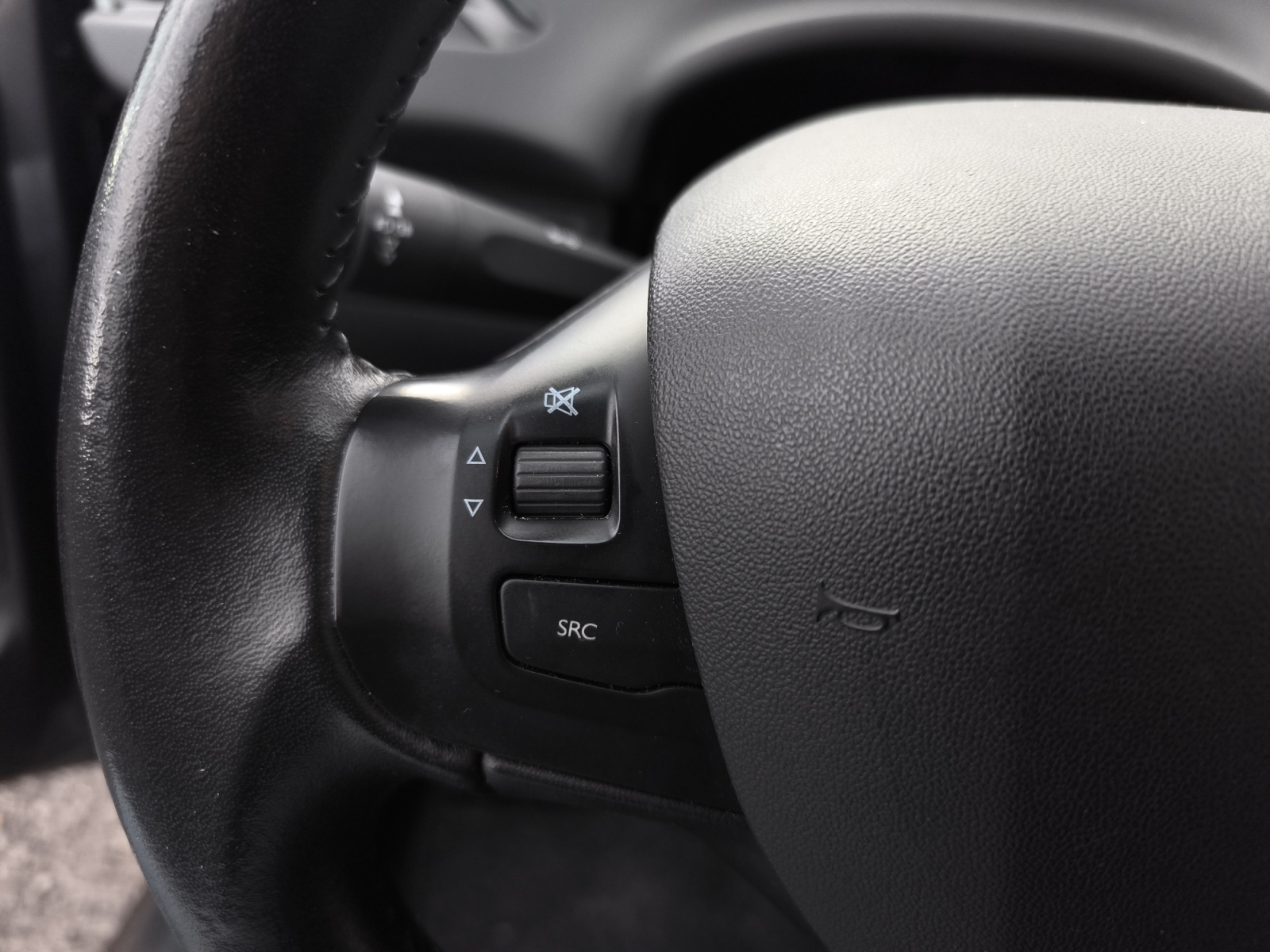 Peugeot 208 18