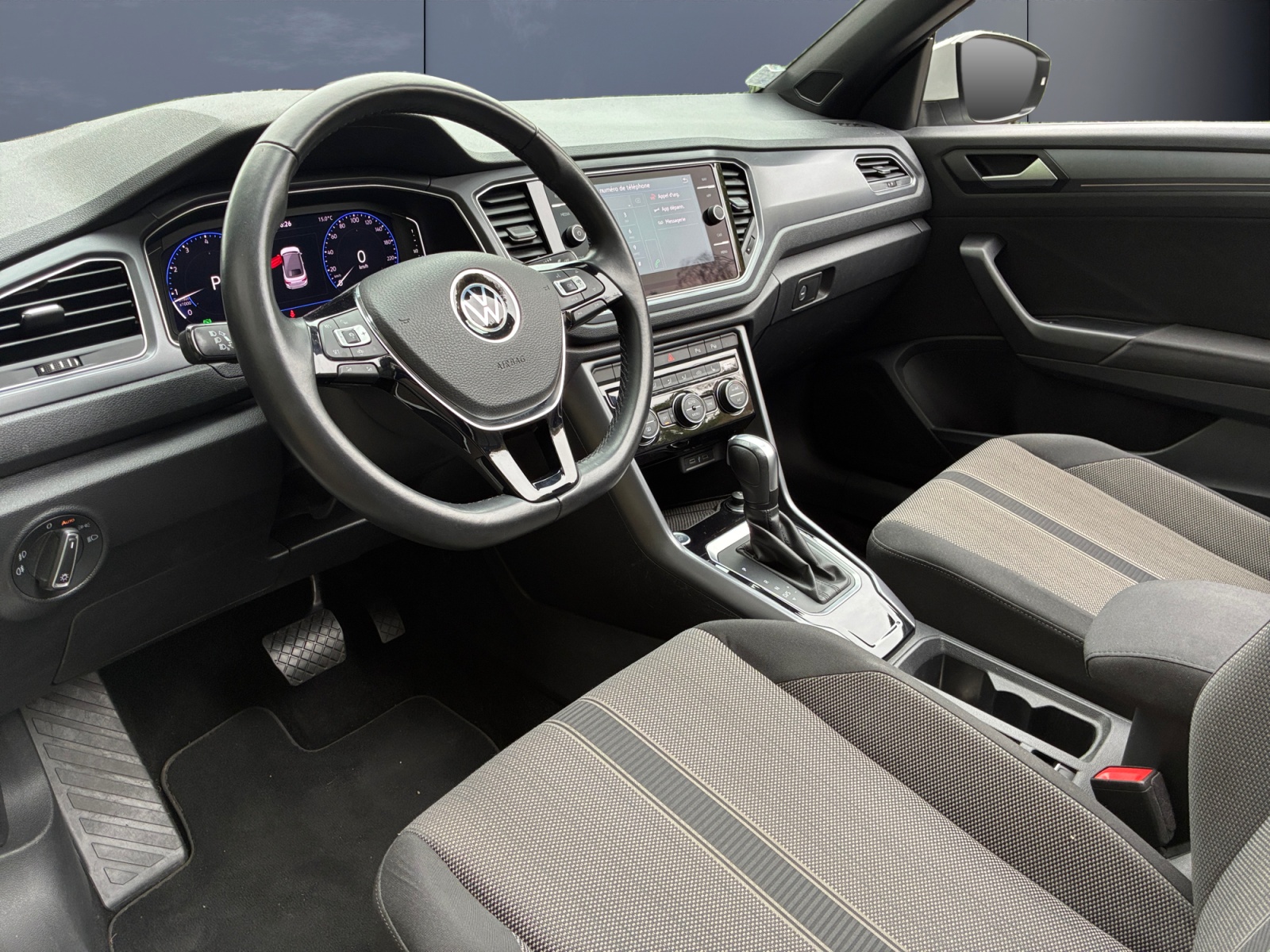 Volkswagen T-Roc 8