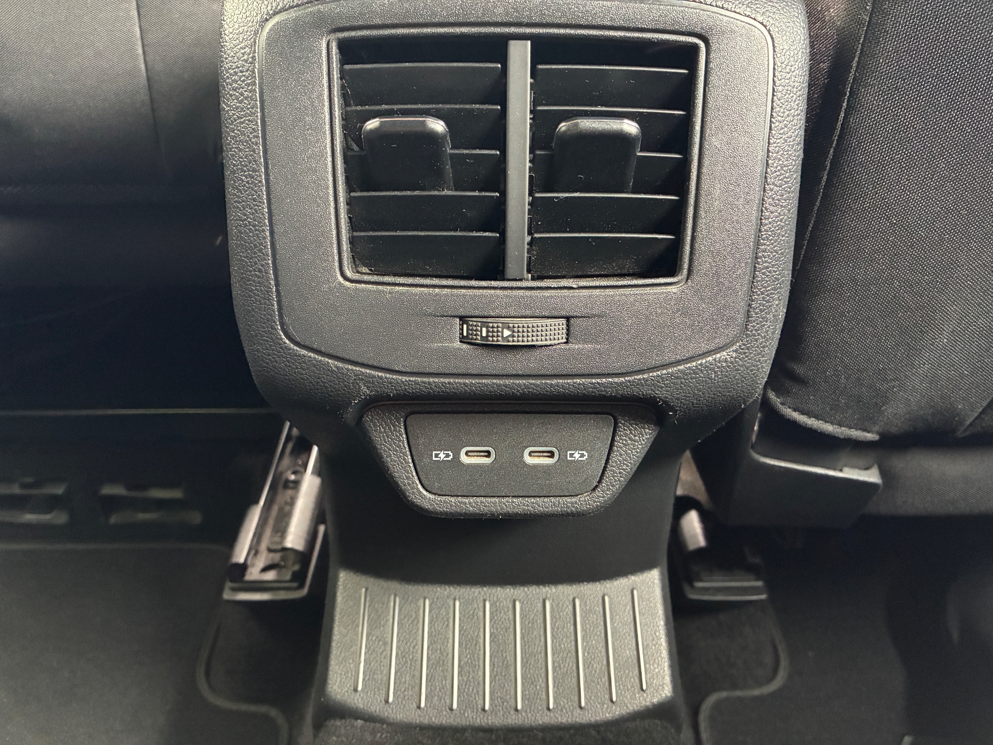 Volkswagen T-Roc 40