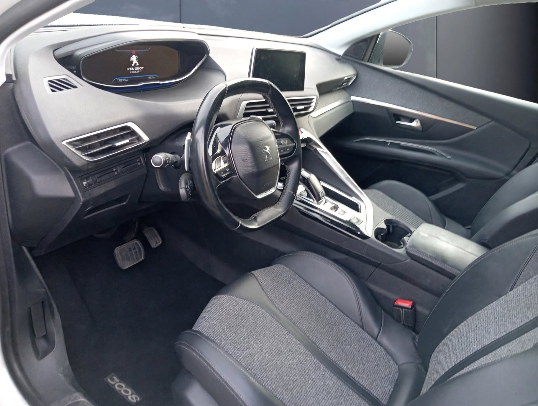 Peugeot 3008 8