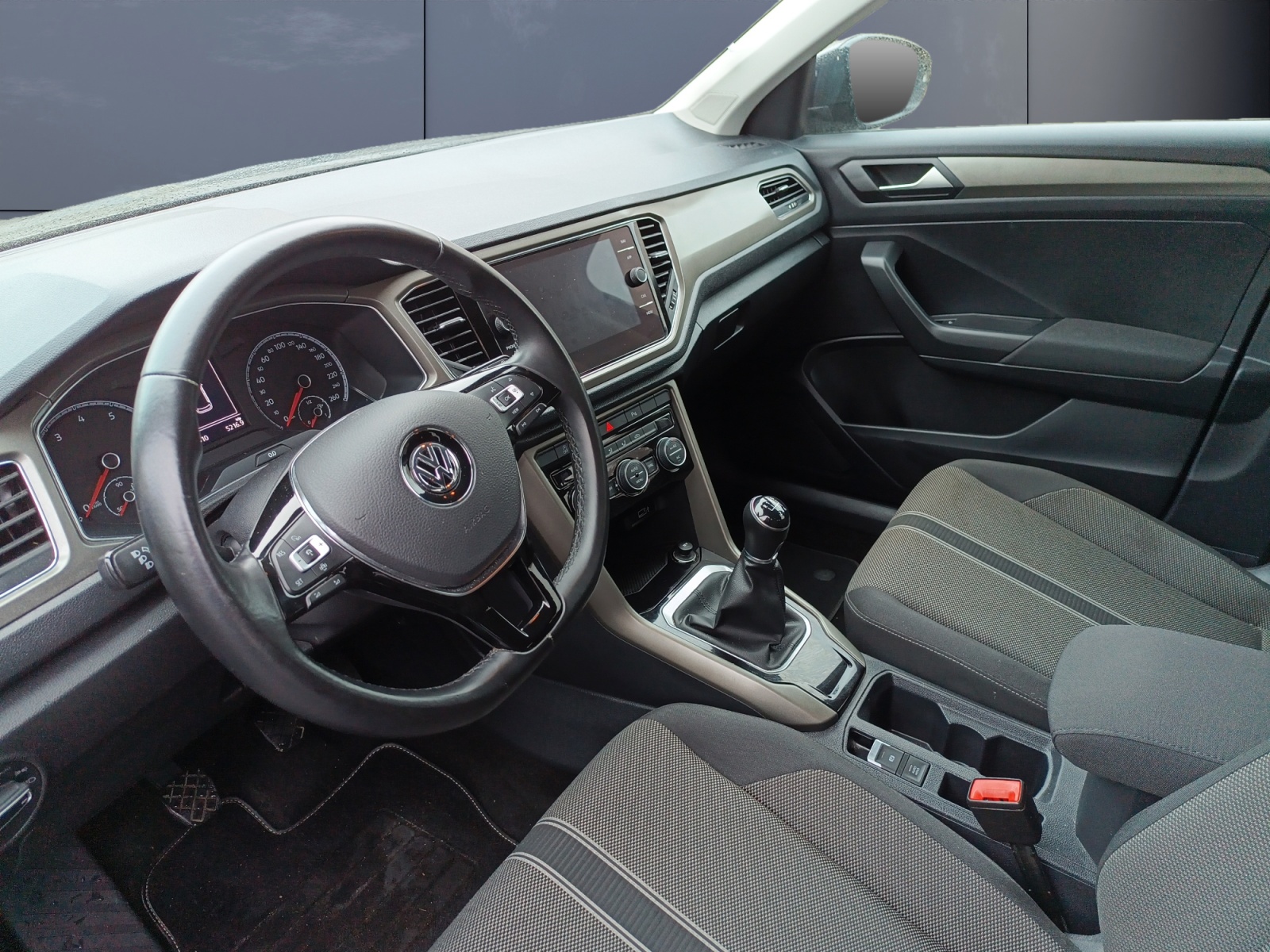 Volkswagen T-Roc 8