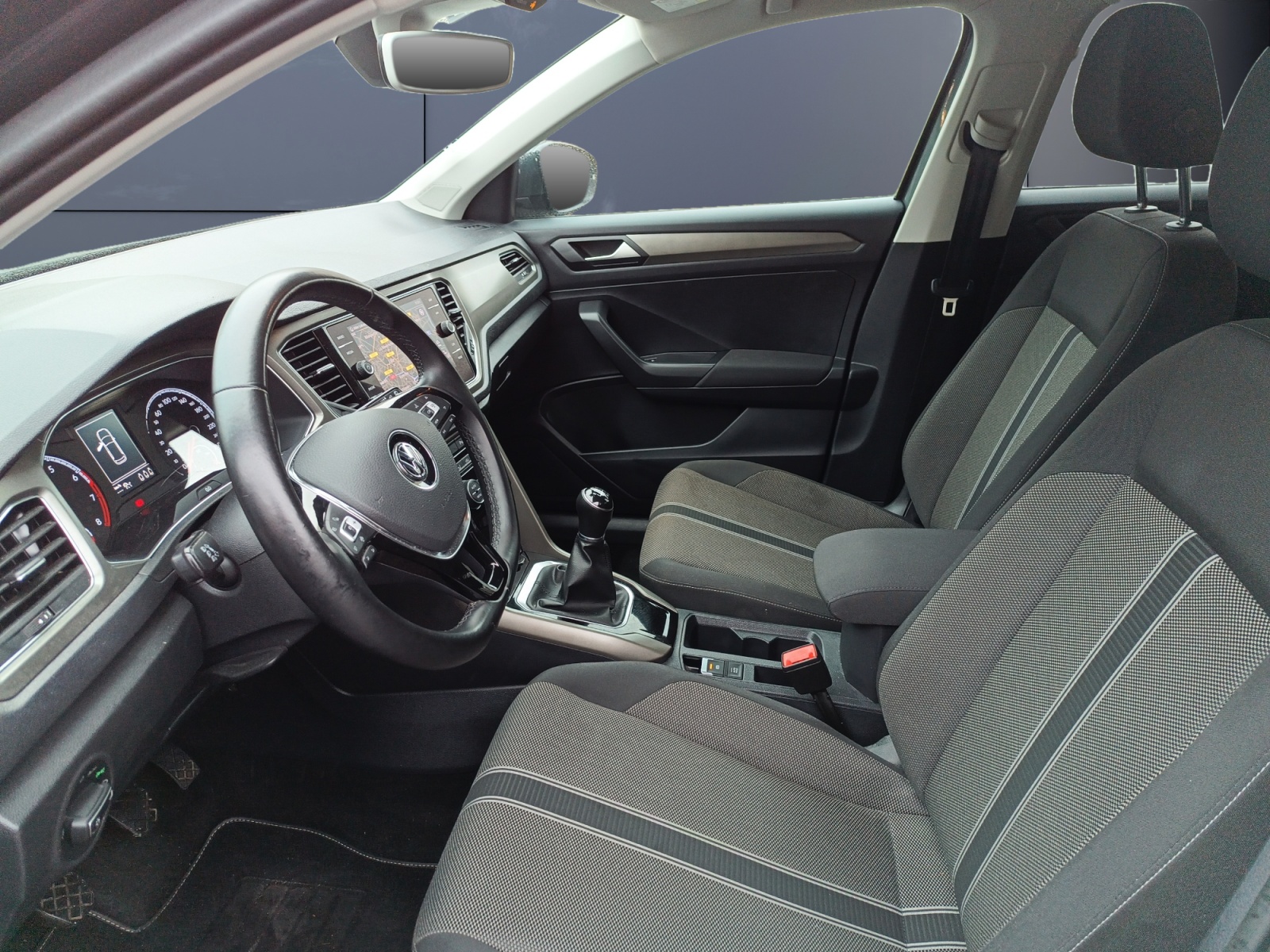 Volkswagen T-Roc 9