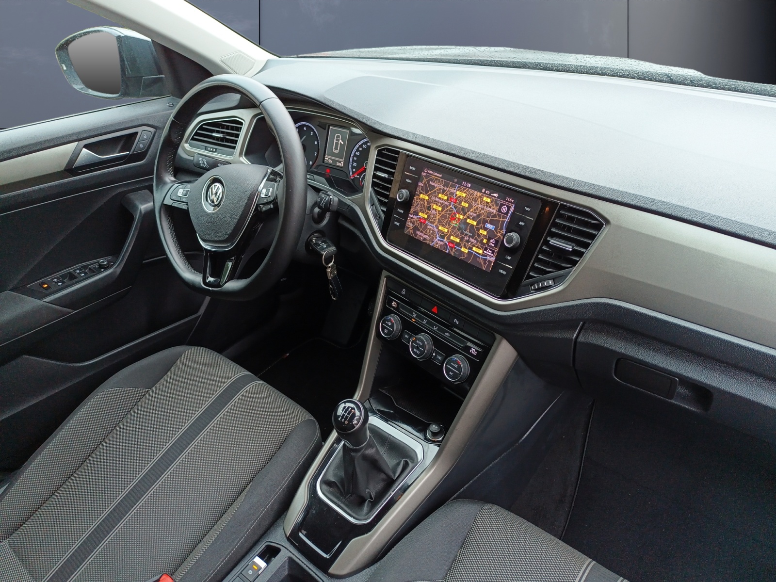 Volkswagen T-Roc 12