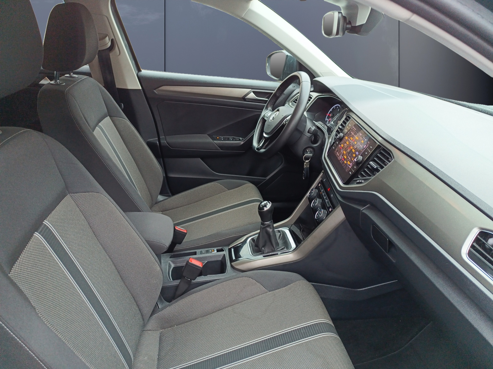 Volkswagen T-Roc 13
