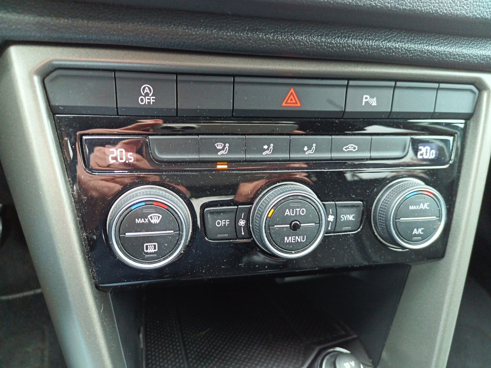 Volkswagen T-Roc 26