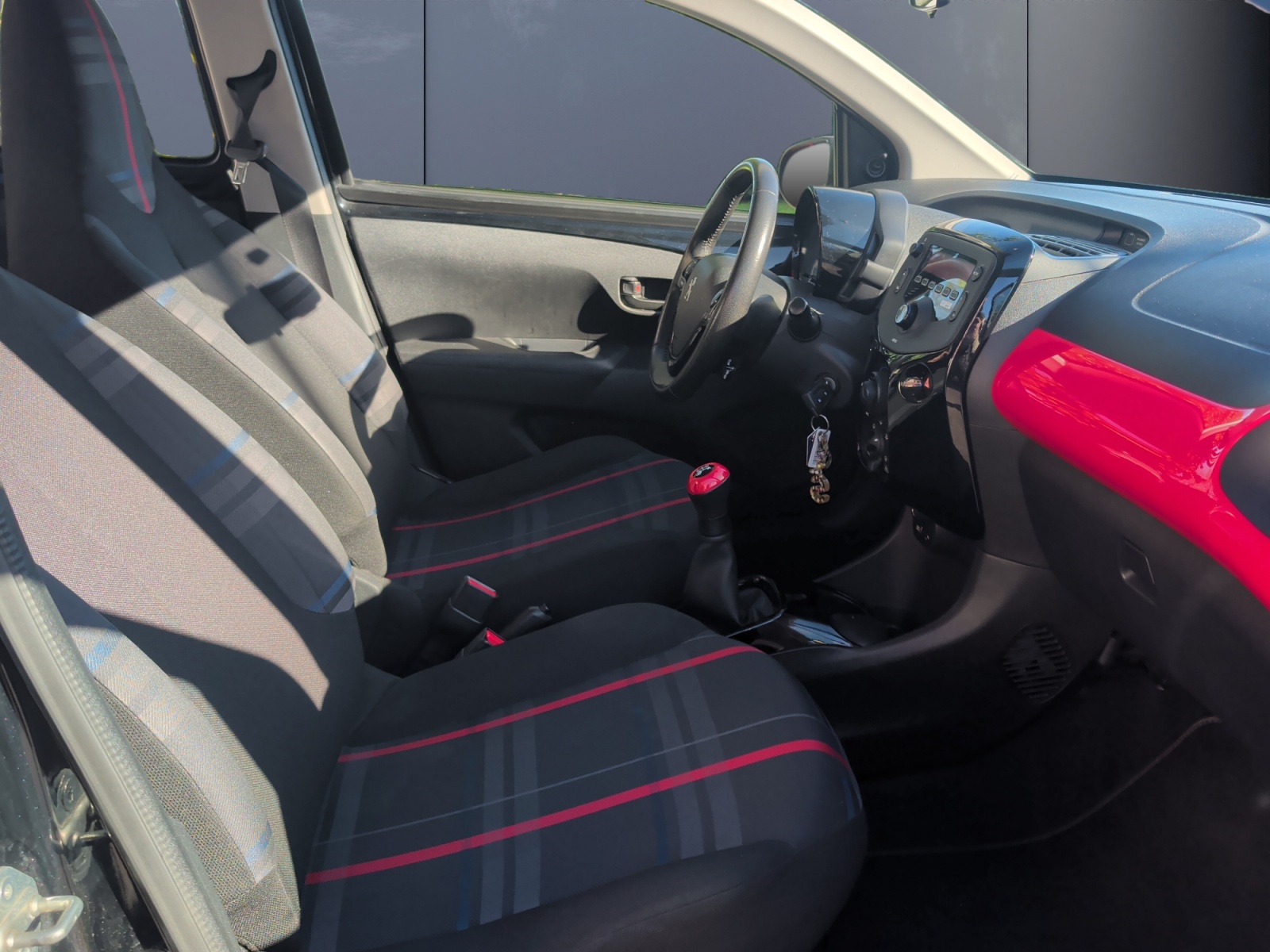 Peugeot 108 13