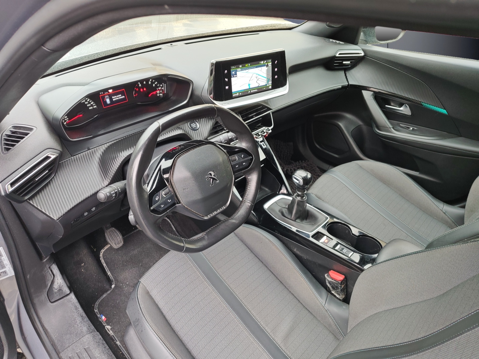 Peugeot 2008 8