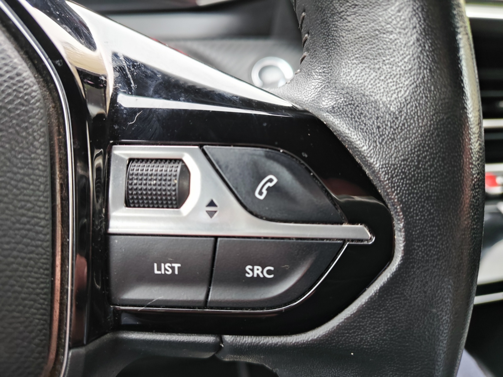 Peugeot 2008 23