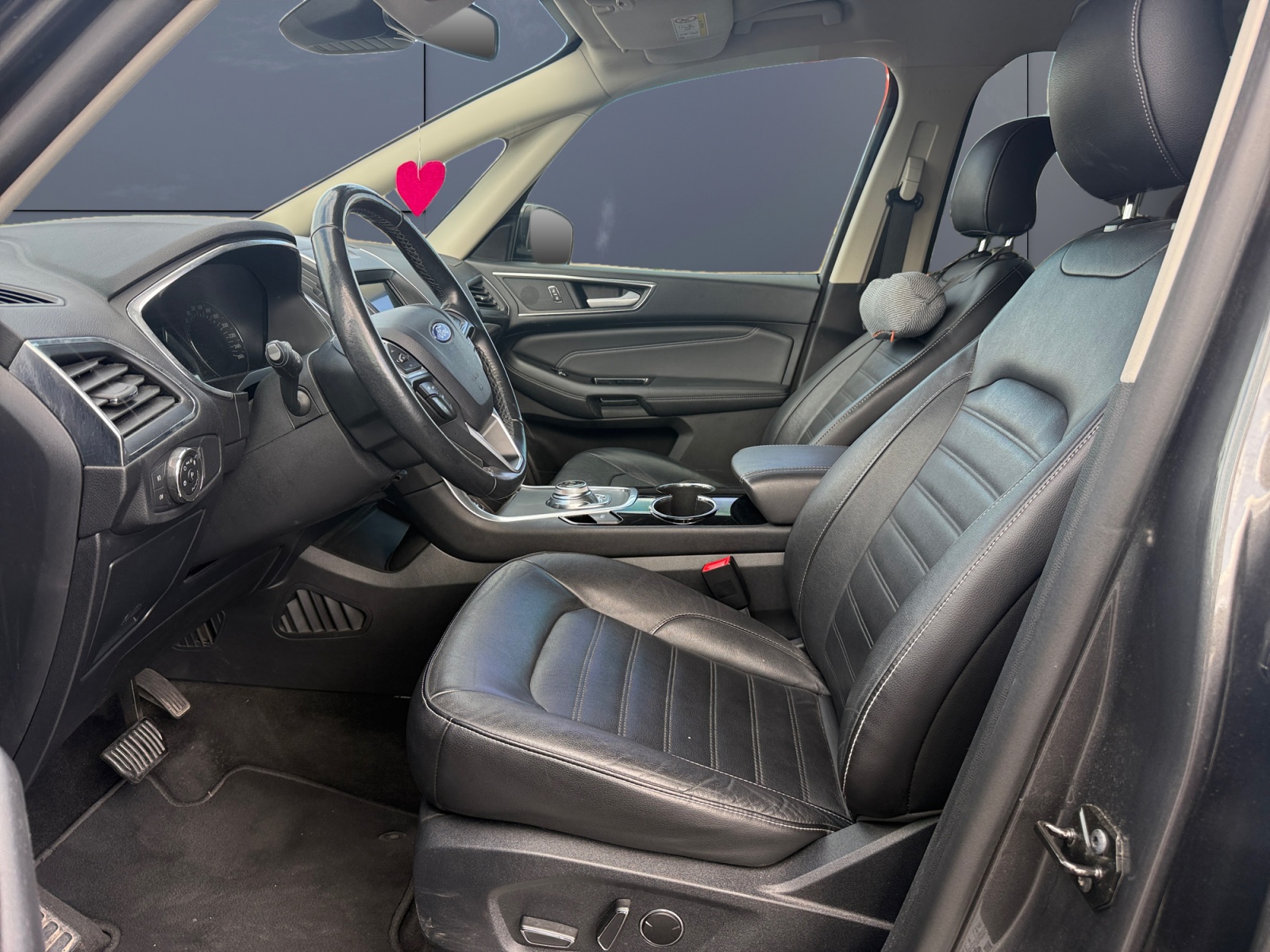 Ford Galaxy 9