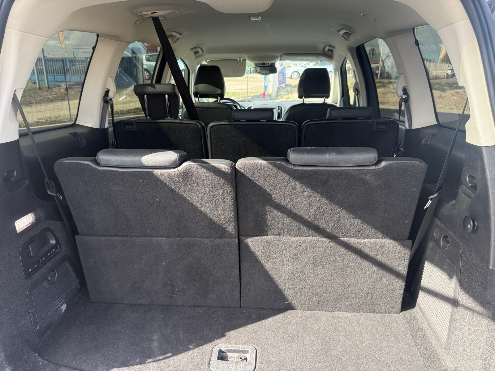 Ford Galaxy 36
