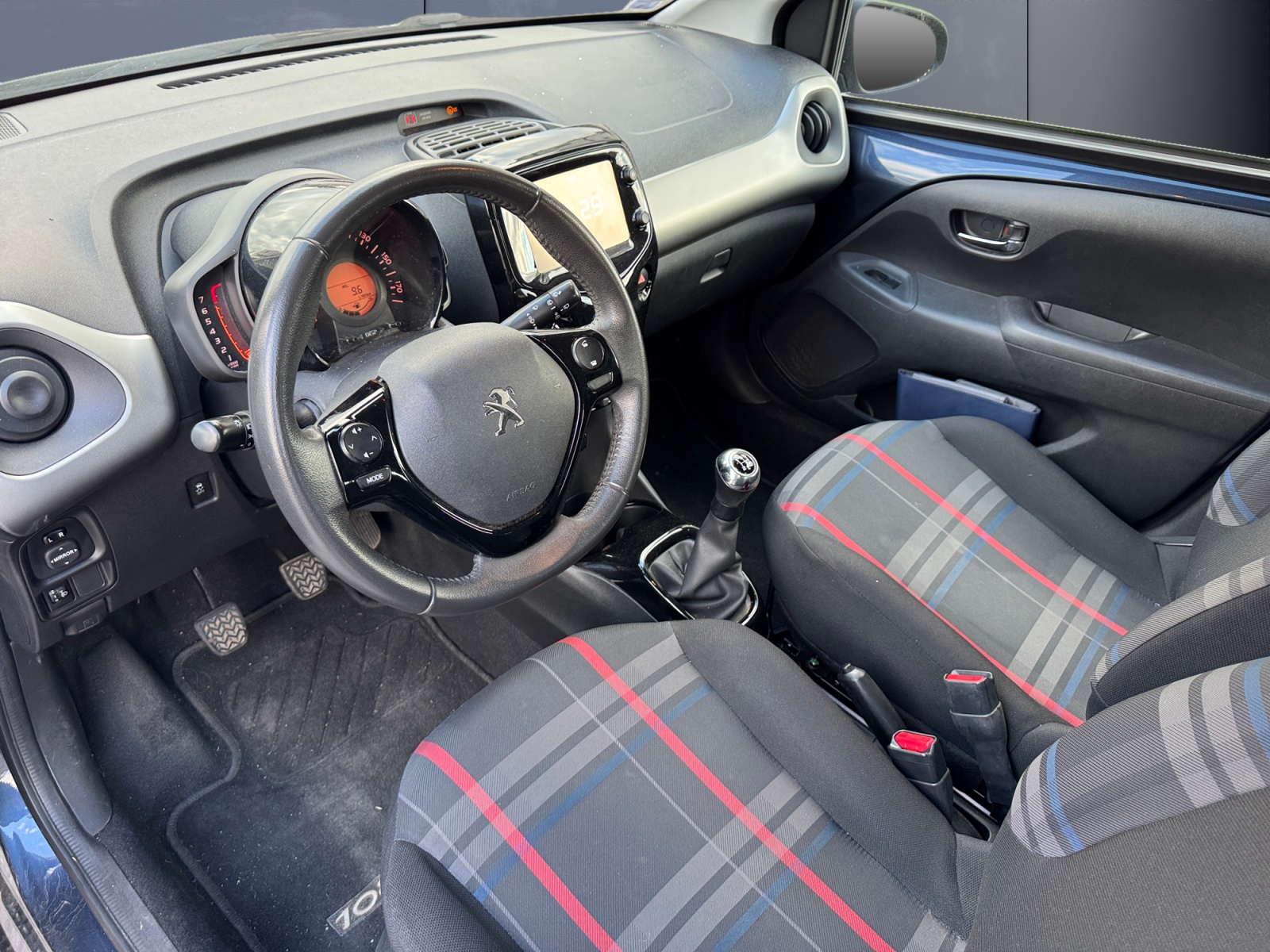 Peugeot 108 8