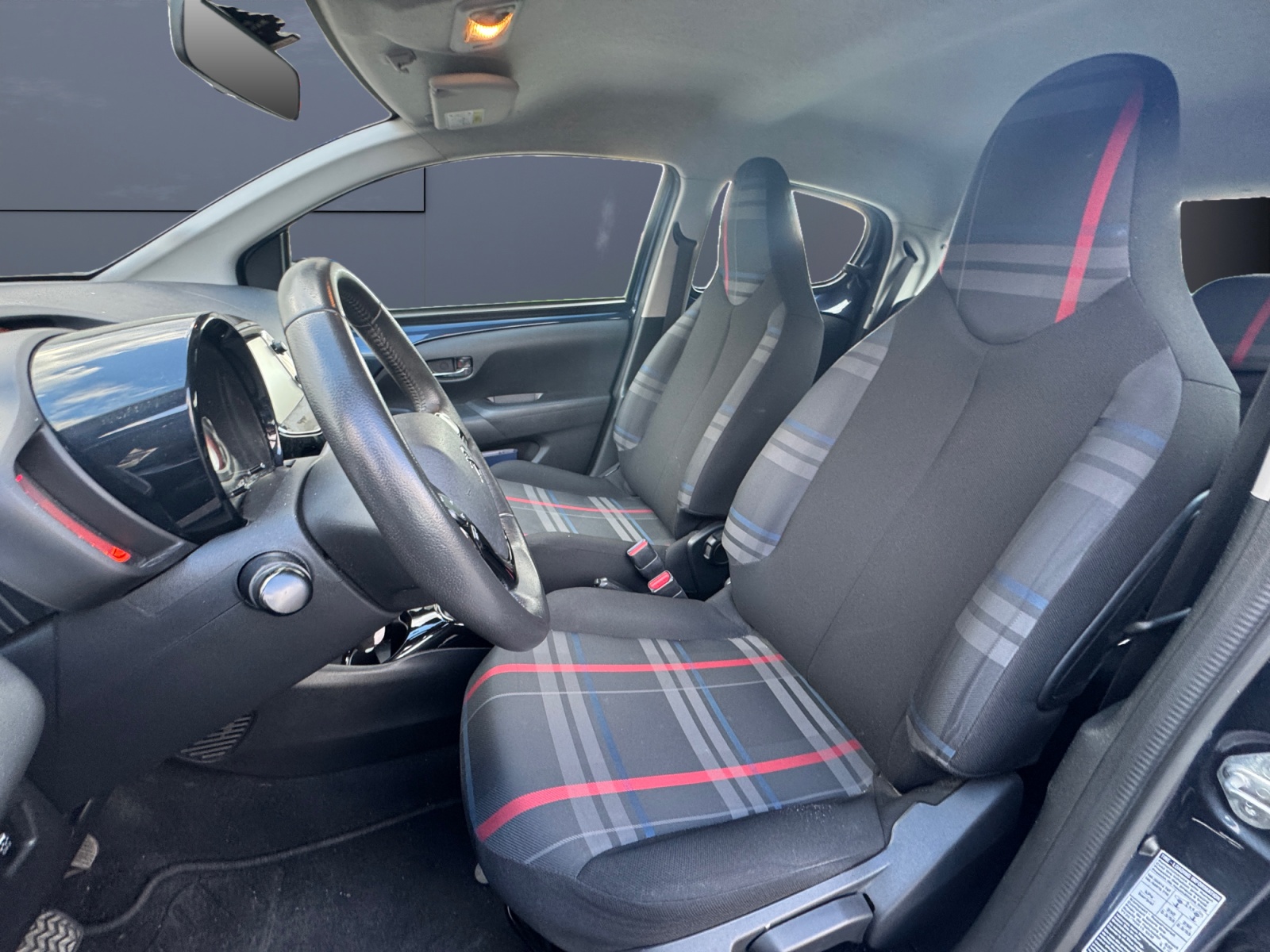 Peugeot 108 9