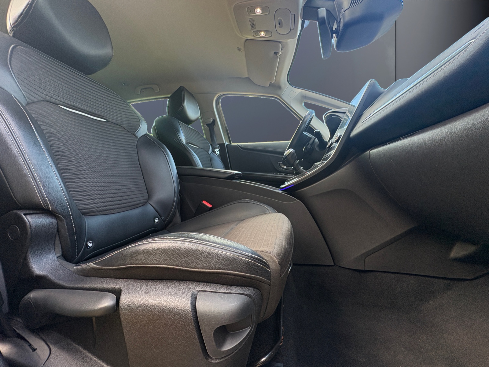 Renault Grand Scenic 13
