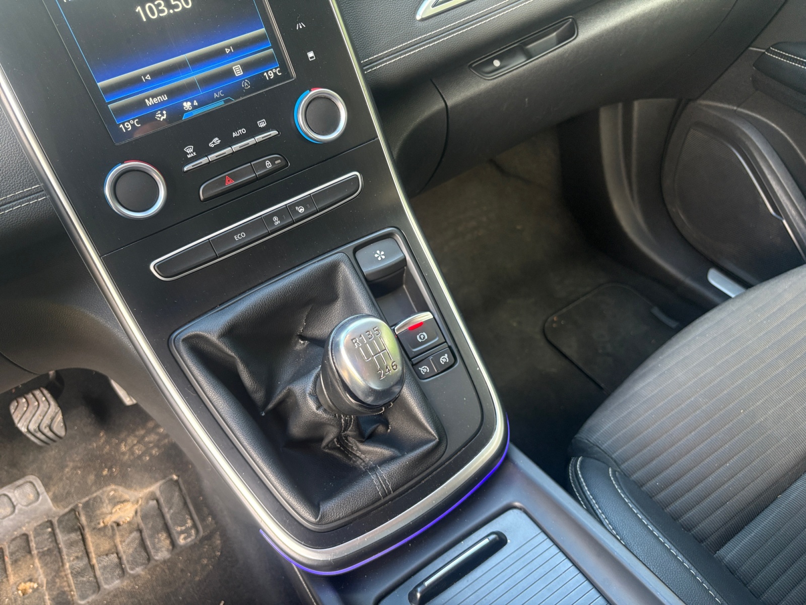 Renault Grand Scenic 23