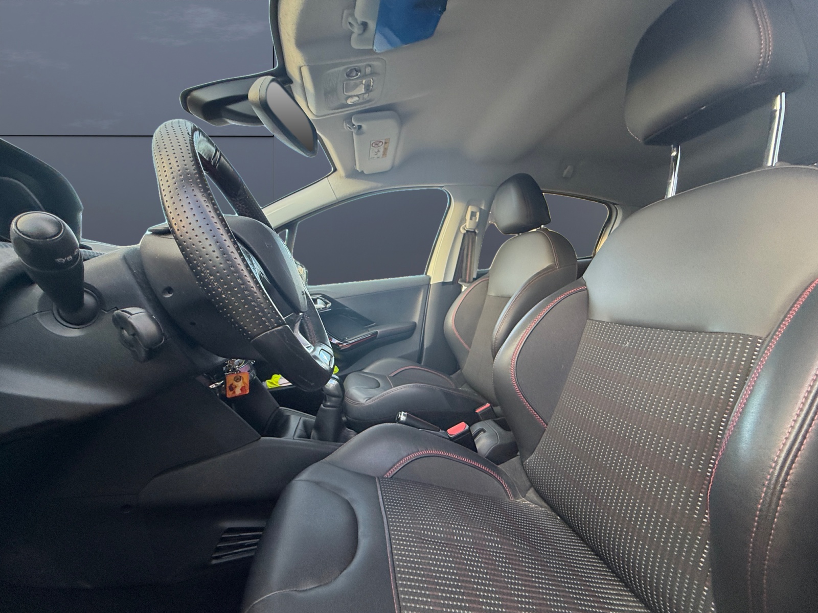 Peugeot 208 9