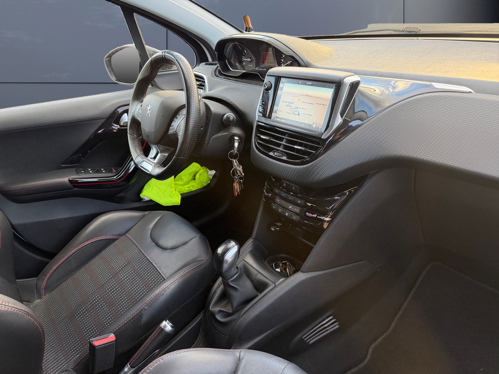 Peugeot 208 12