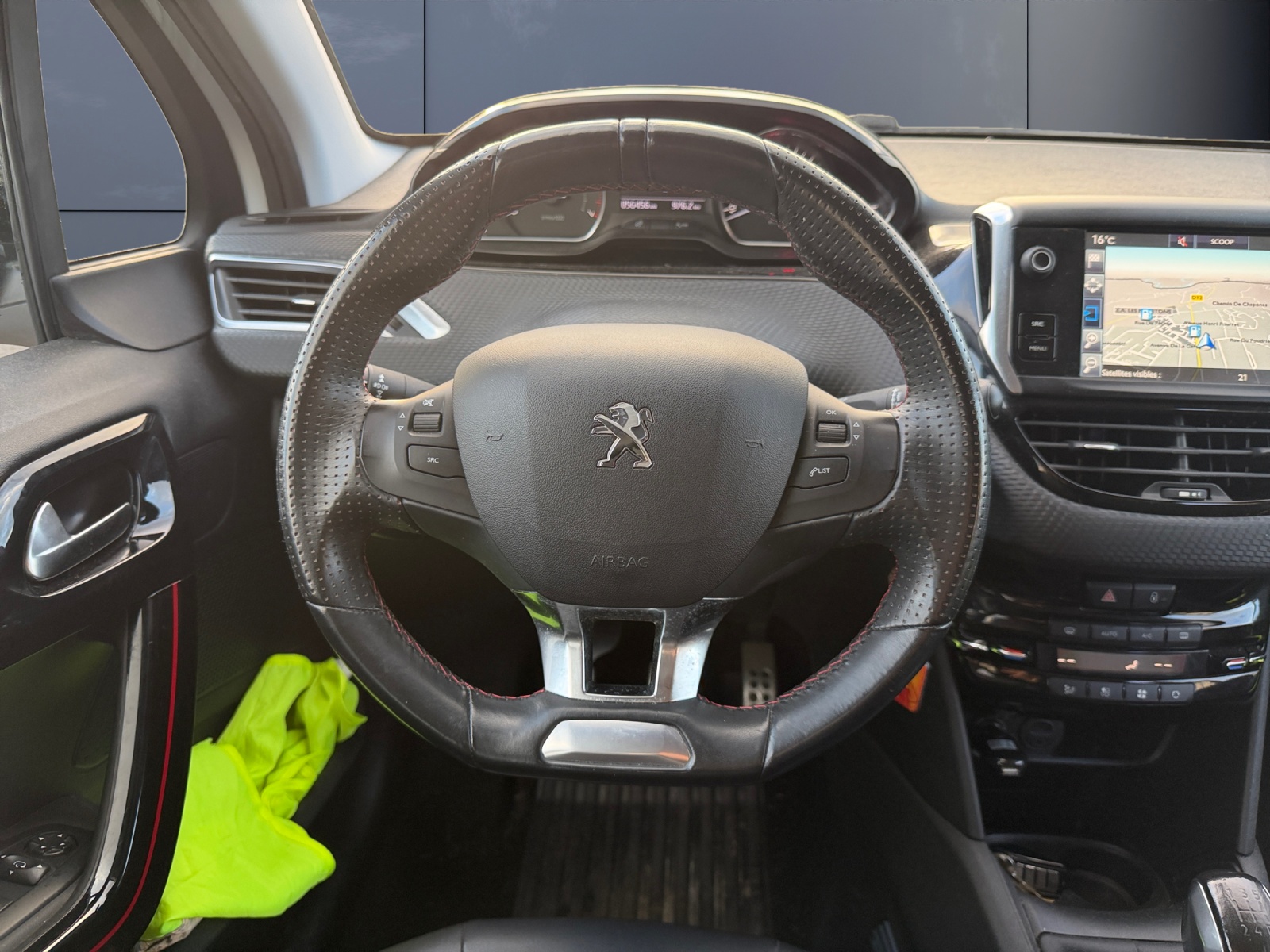 Peugeot 208 15