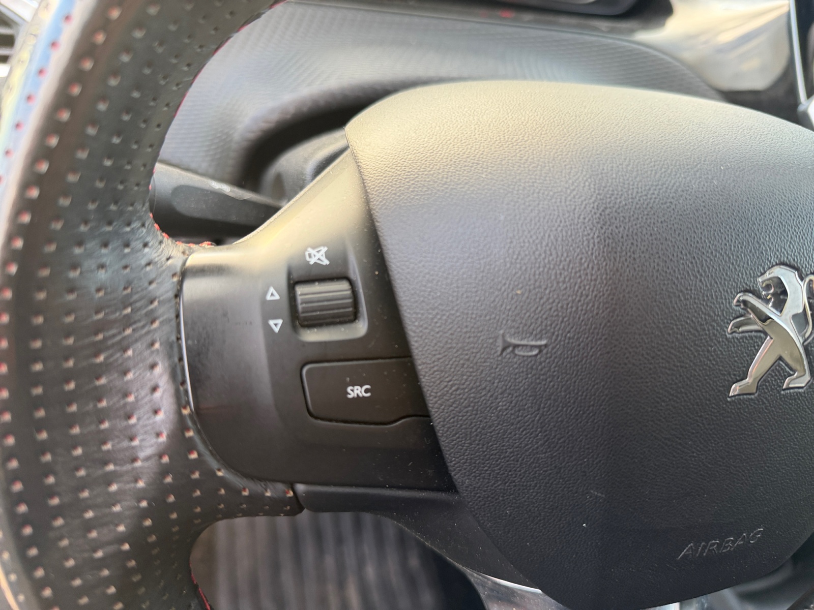 Peugeot 208 19