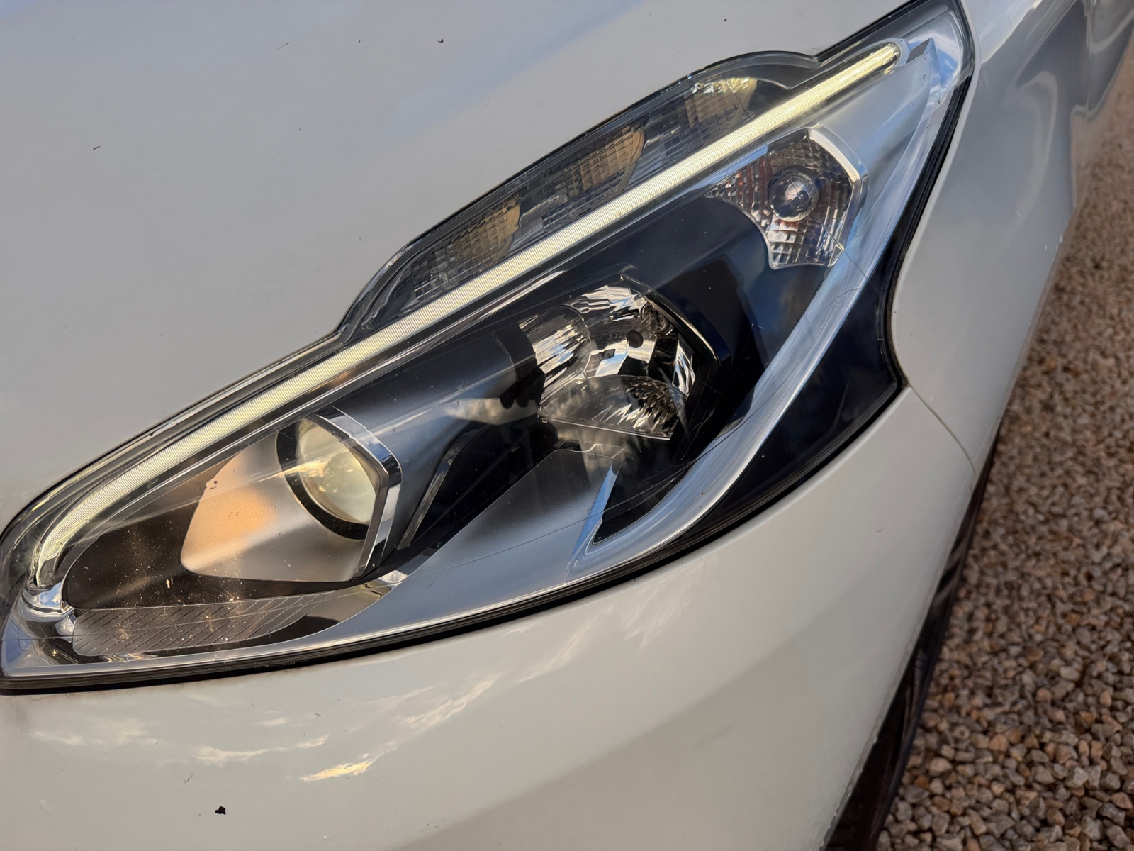 Peugeot 208 27