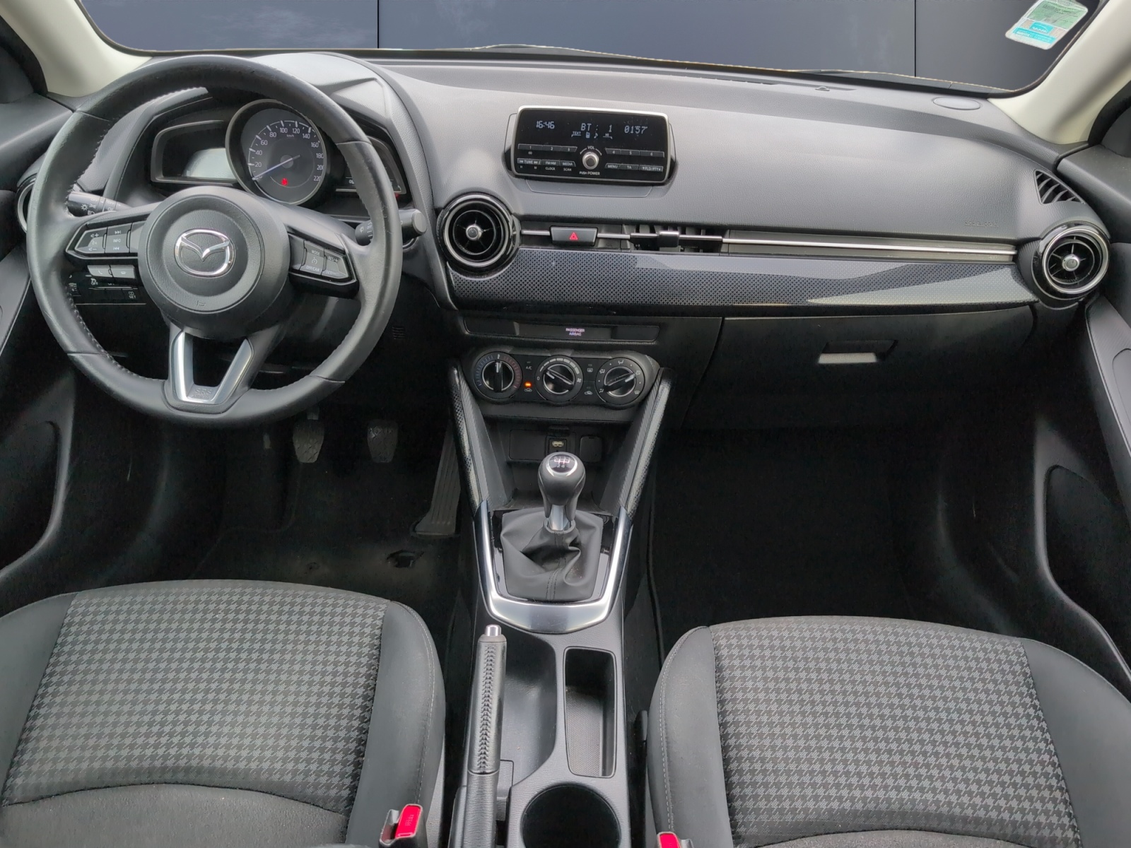 Mazda 2 14