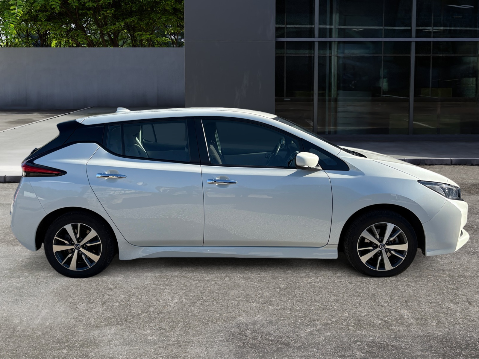 Nissan Leaf 5