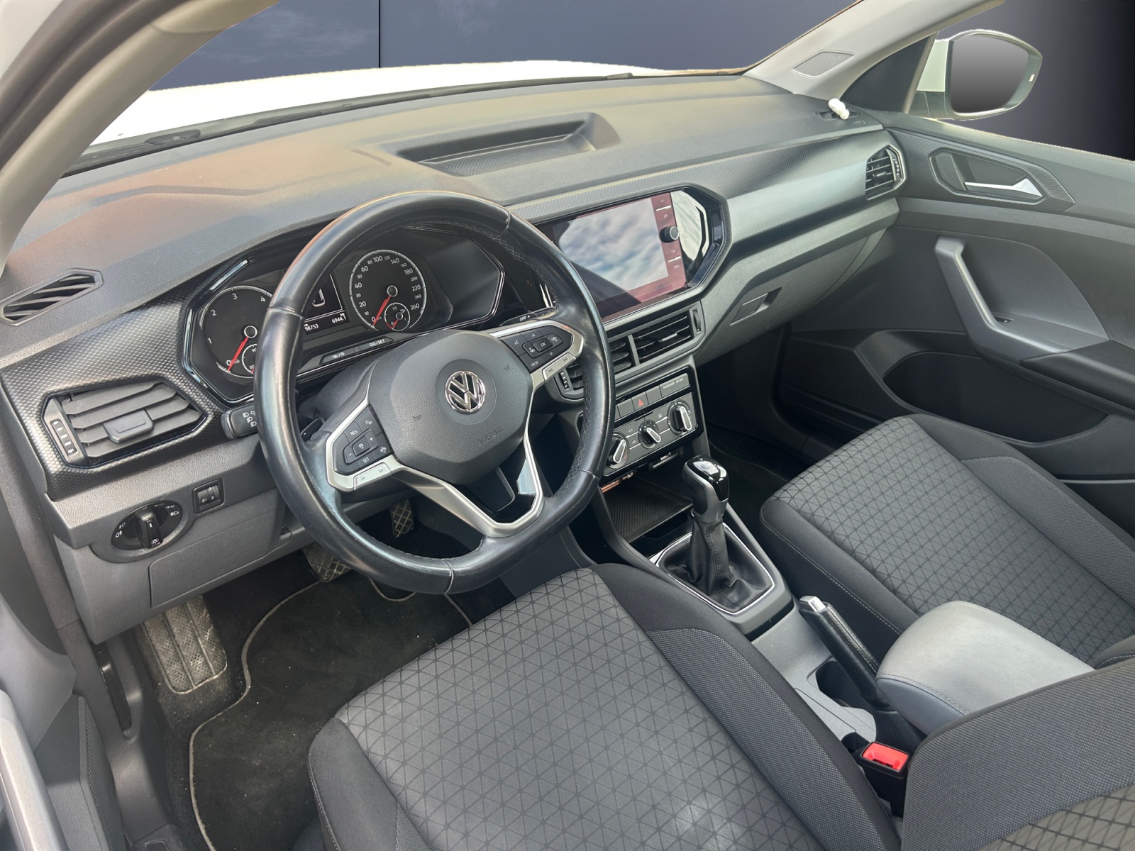 Volkswagen T-Cross 8