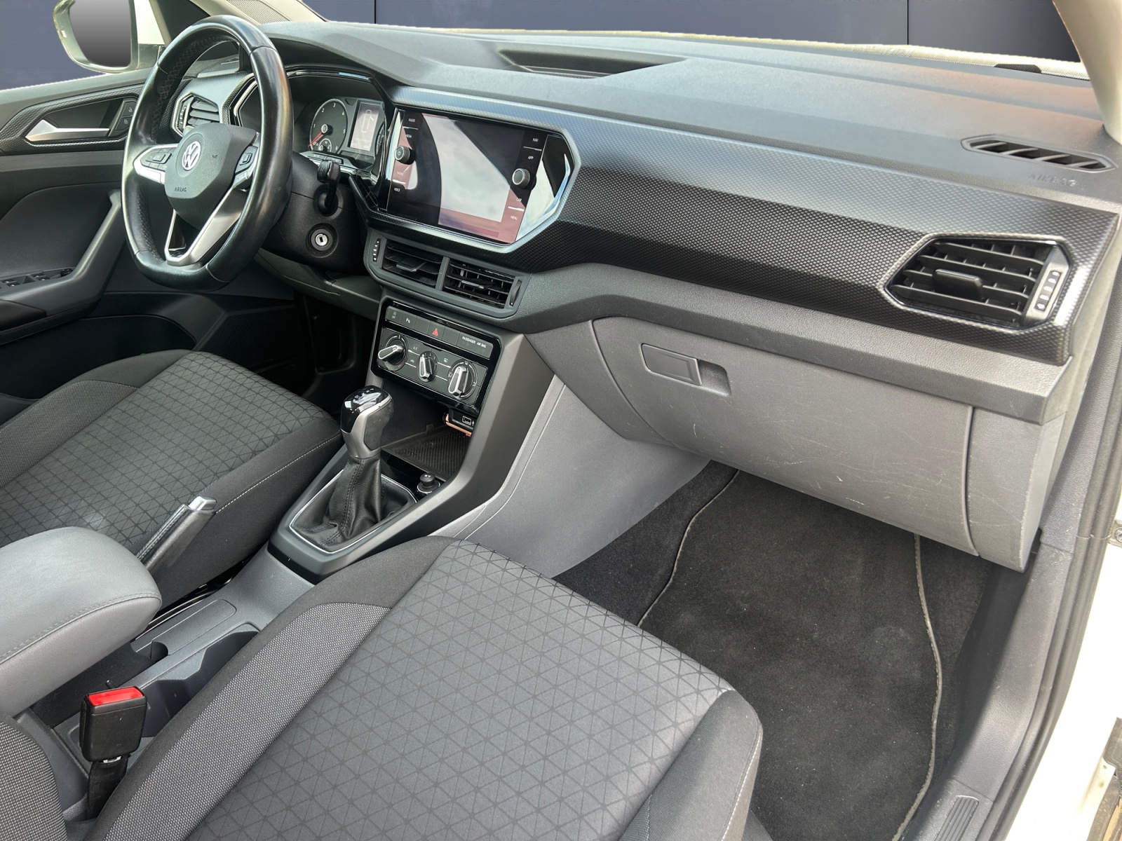Volkswagen T-Cross 12