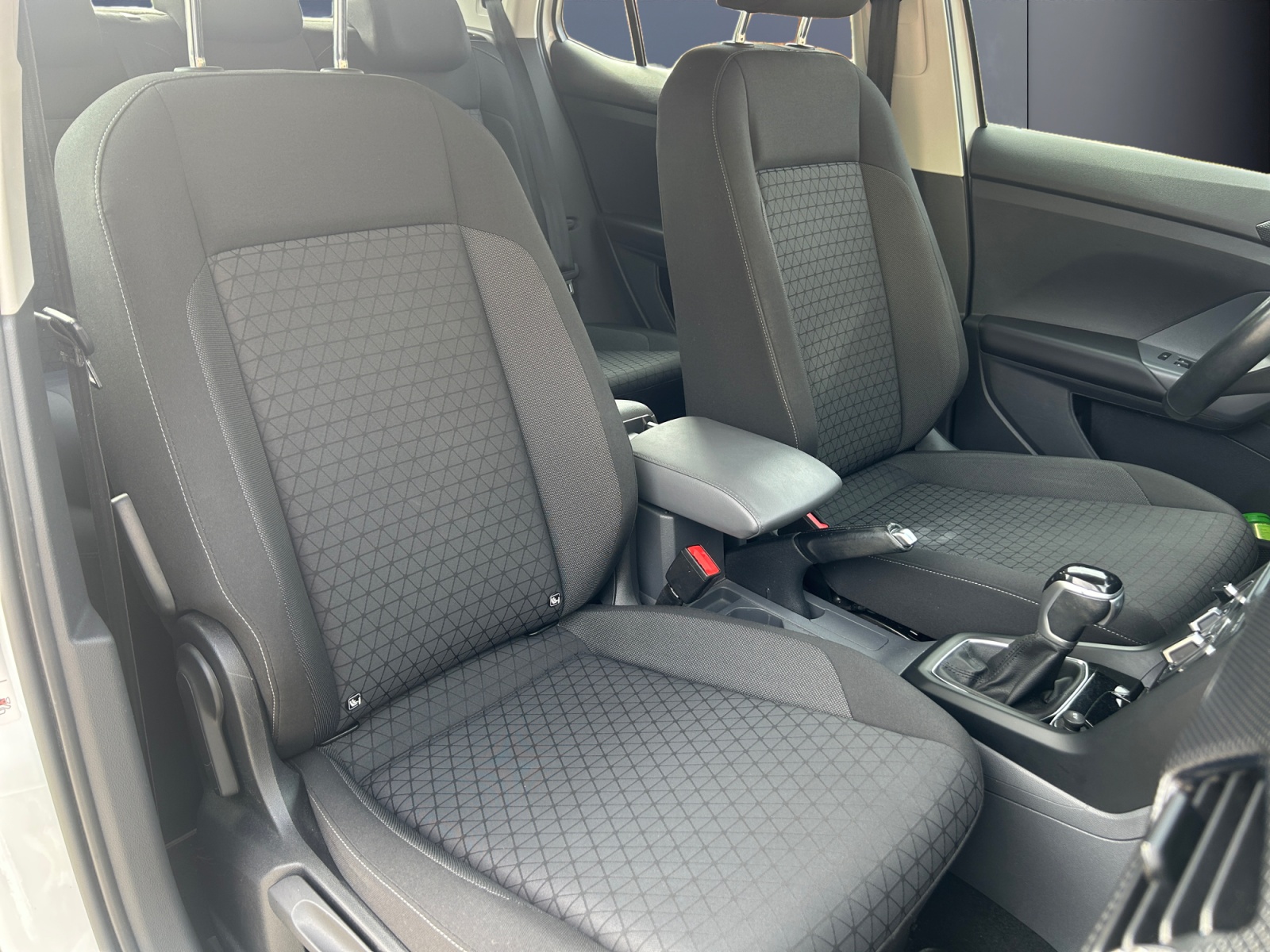 Volkswagen T-Cross 13