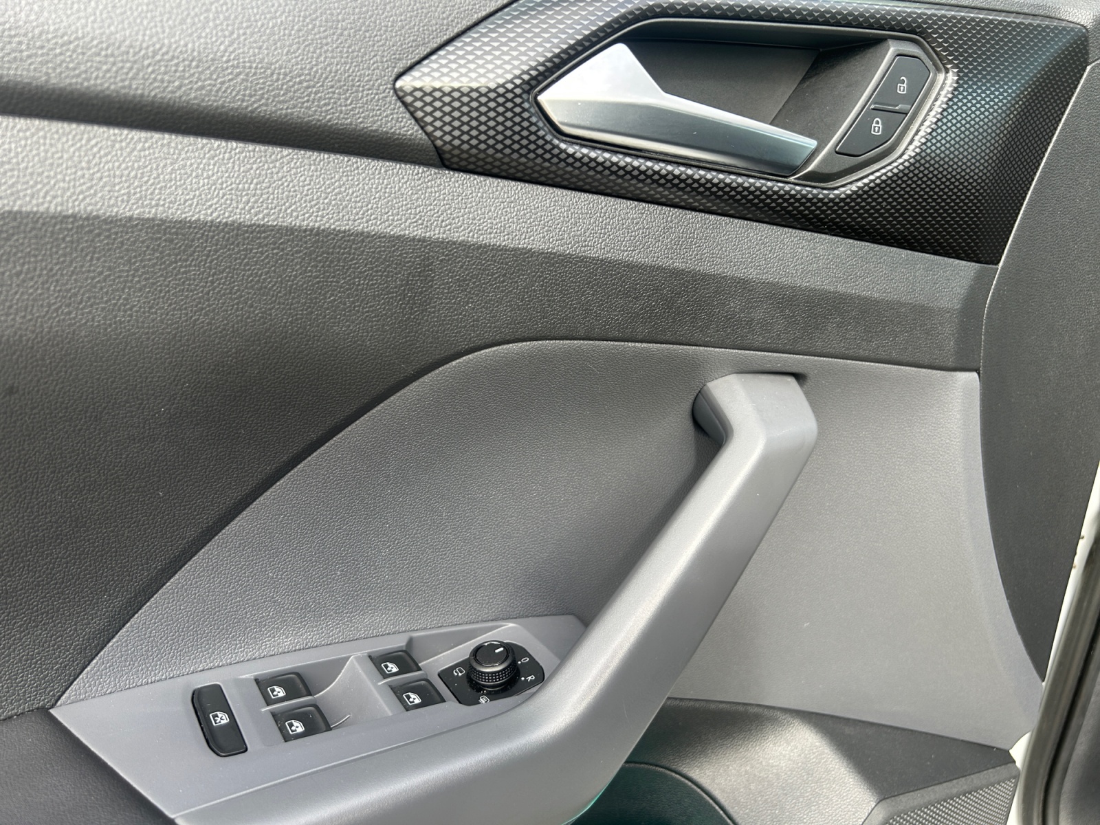 Volkswagen T-Cross 18