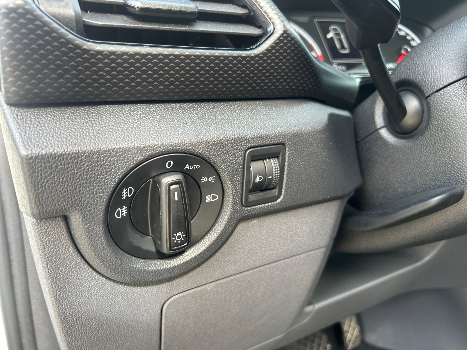 Volkswagen T-Cross 19
