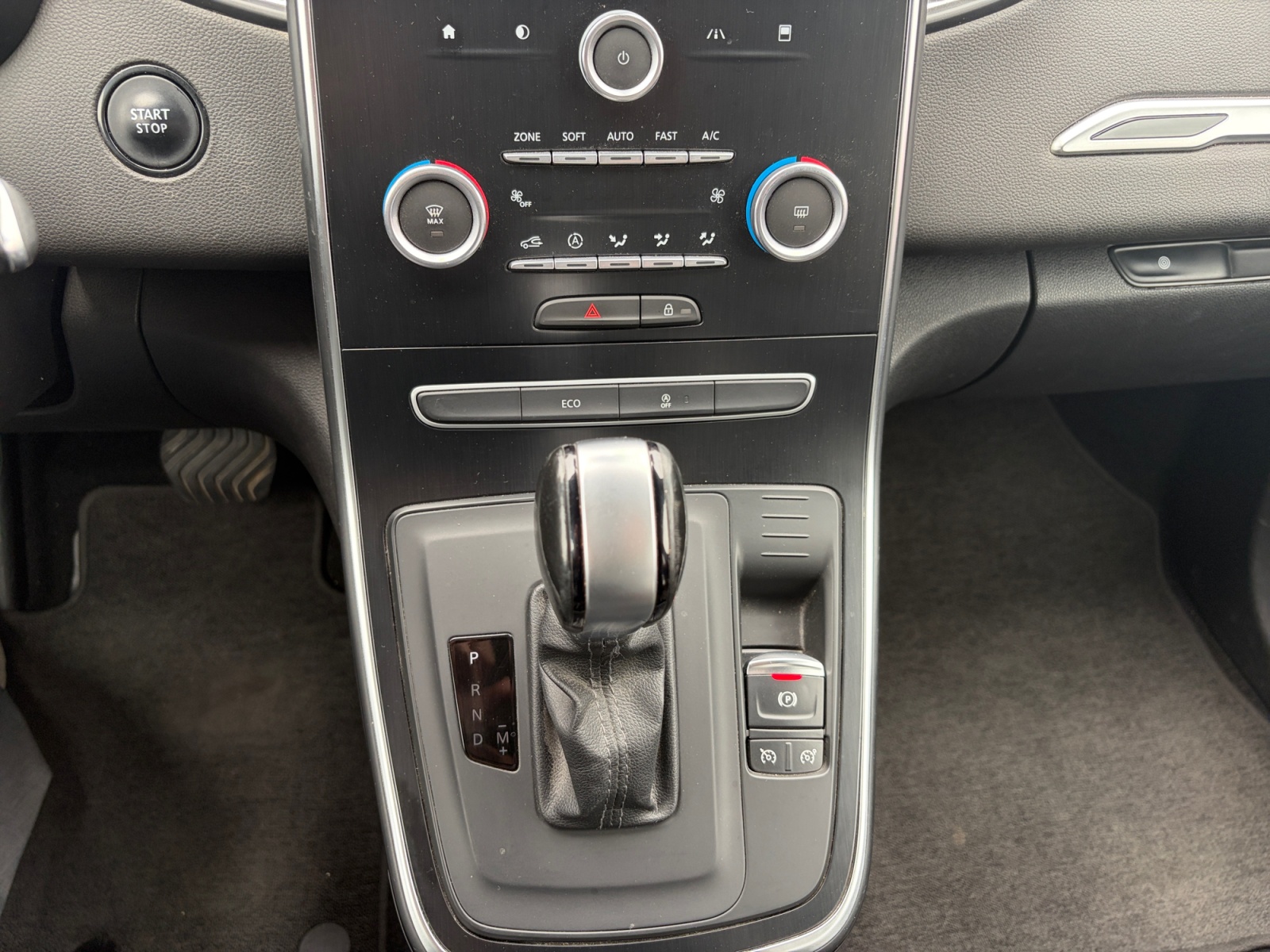 Renault Grand Scenic 28