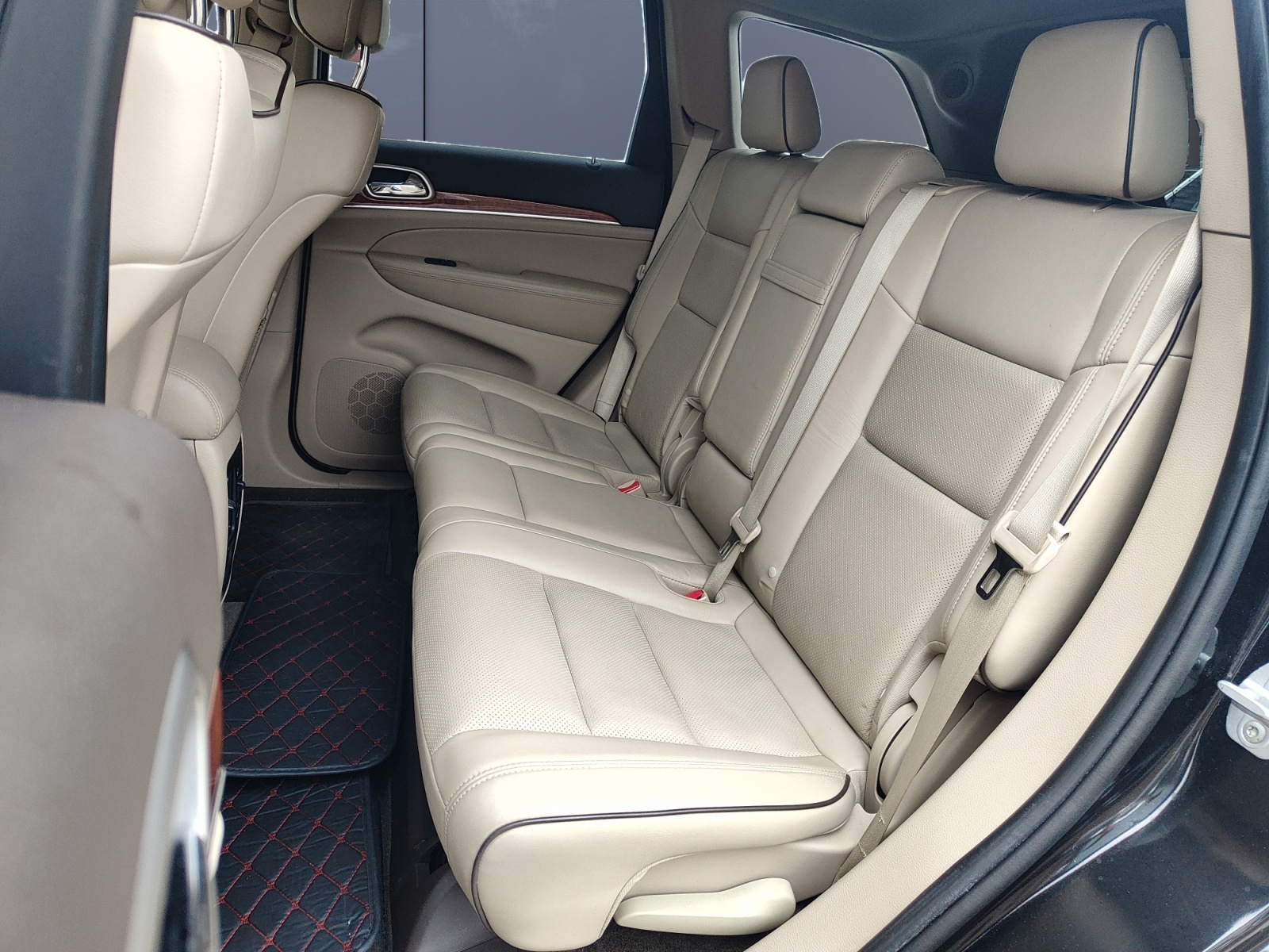 Jeep Grand Cherokee 8