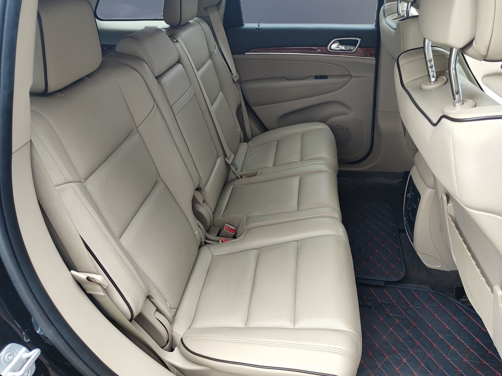 Jeep Grand Cherokee 9