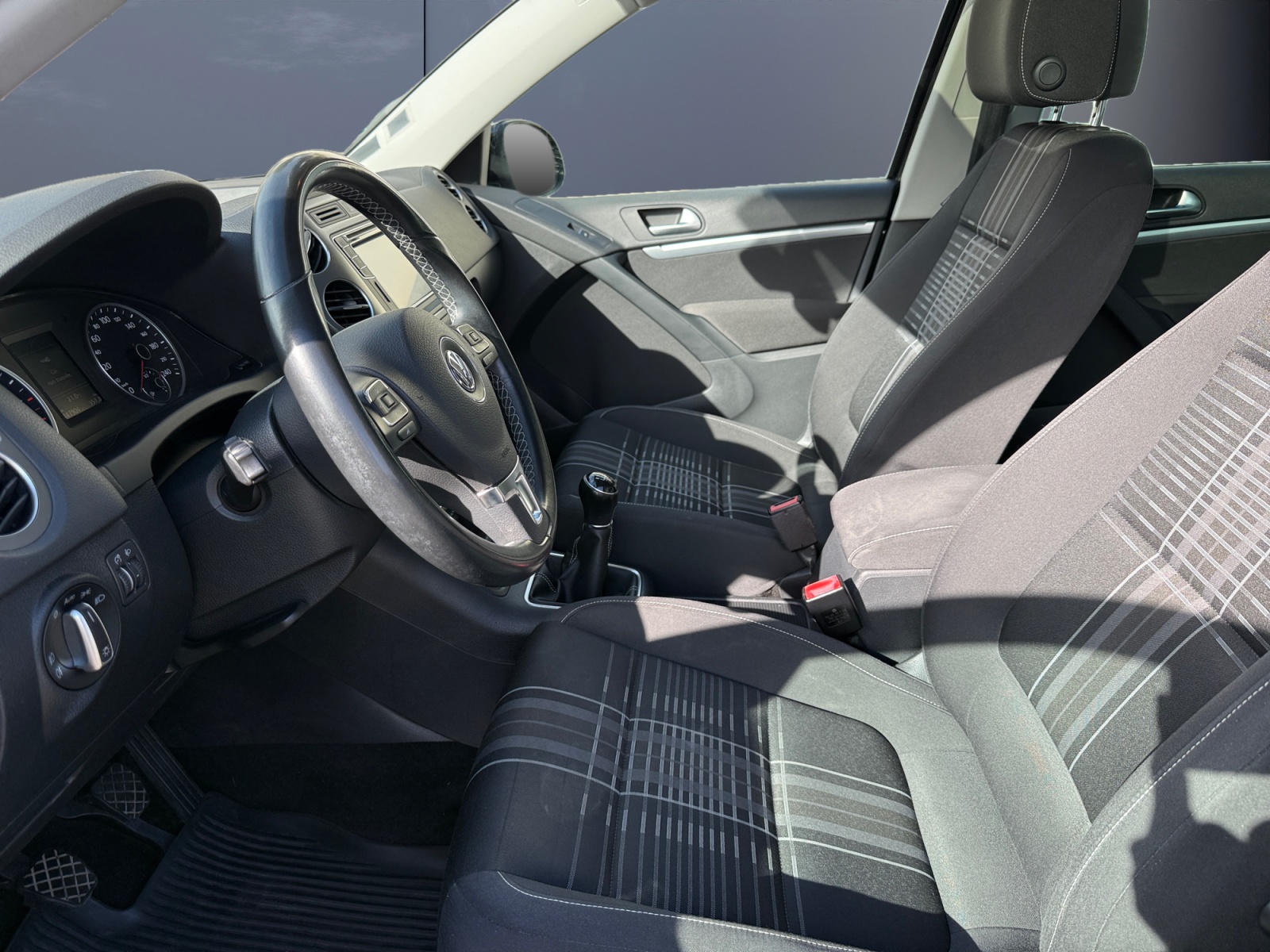 Volkswagen Tiguan 9