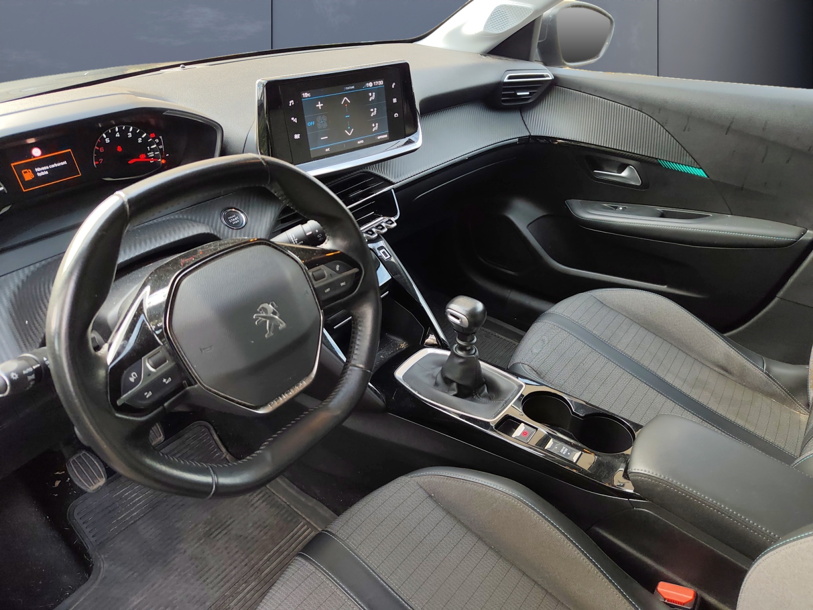 Peugeot 208 8