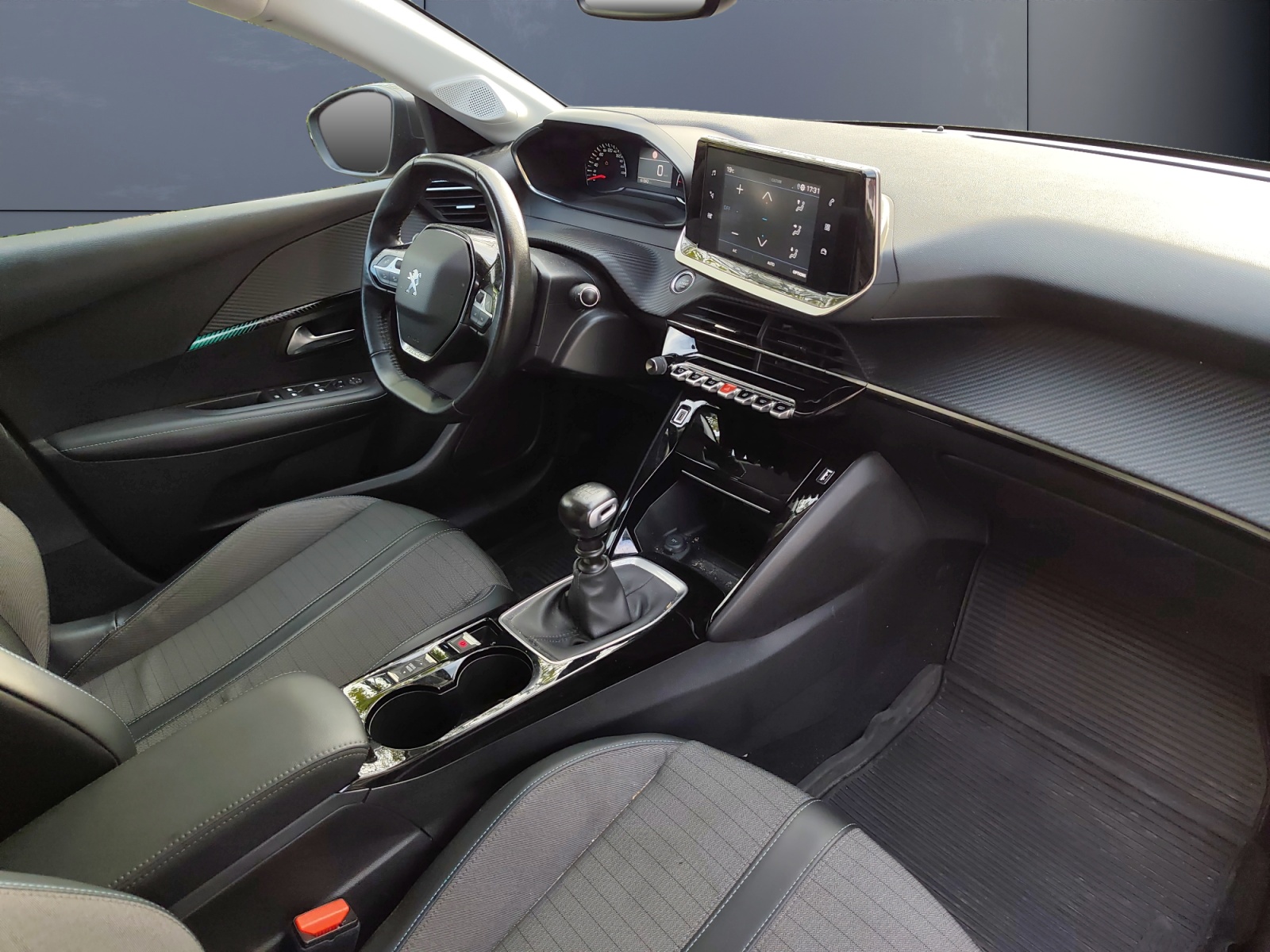 Peugeot 208 12