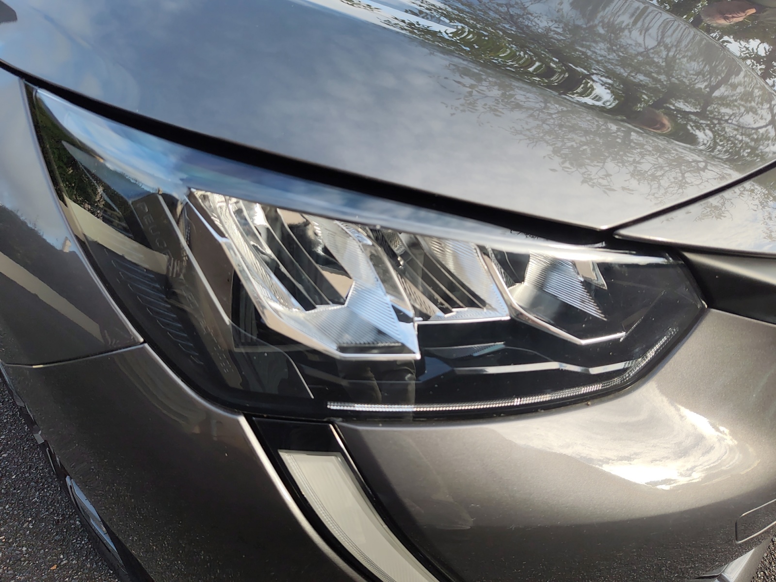 Peugeot 208 23