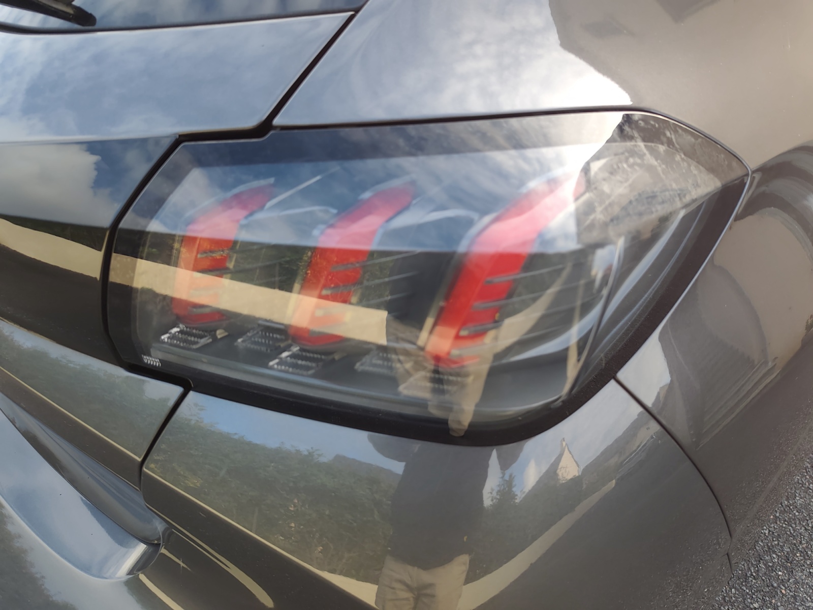 Peugeot 208 24