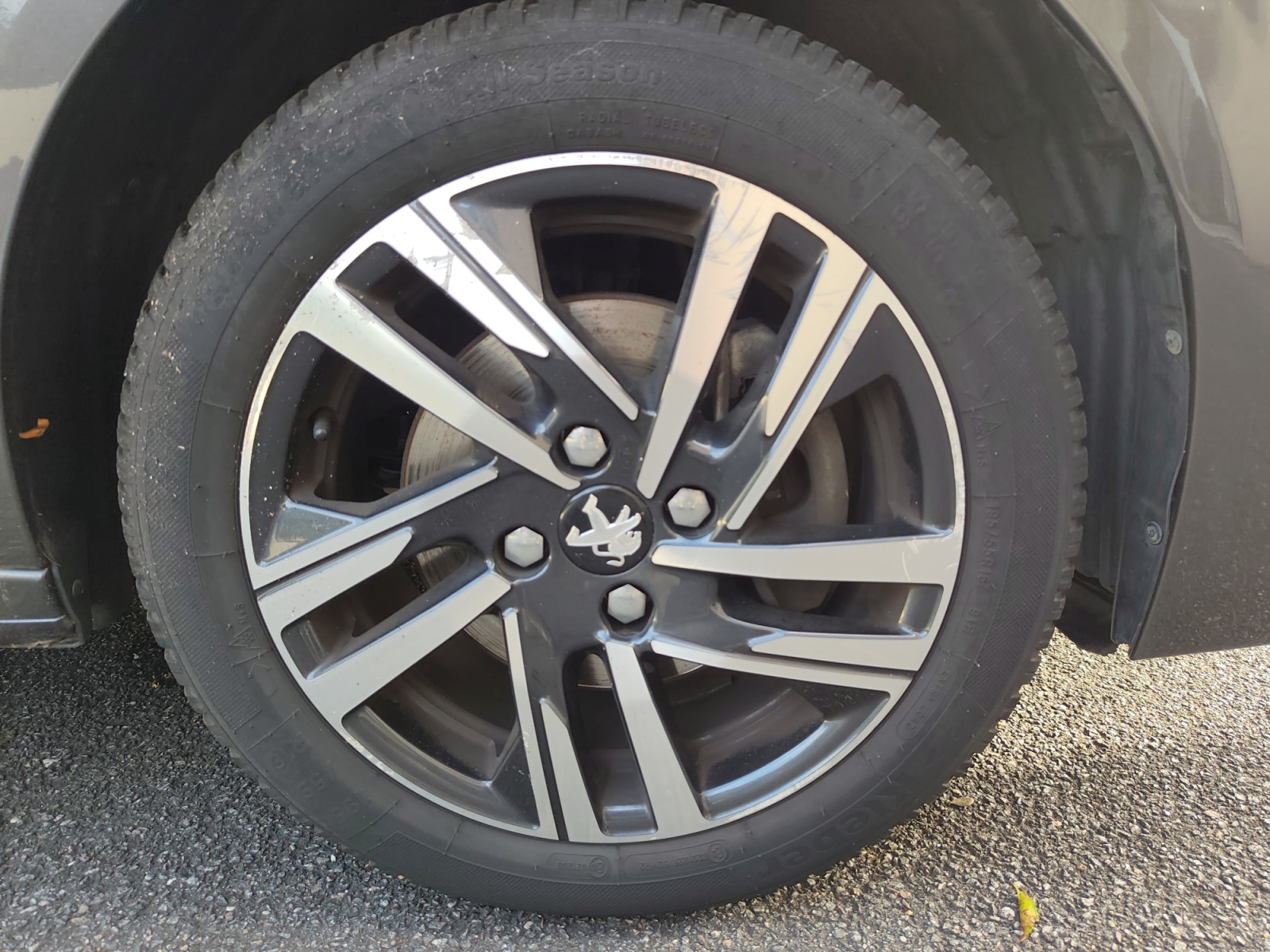 Peugeot 208 28
