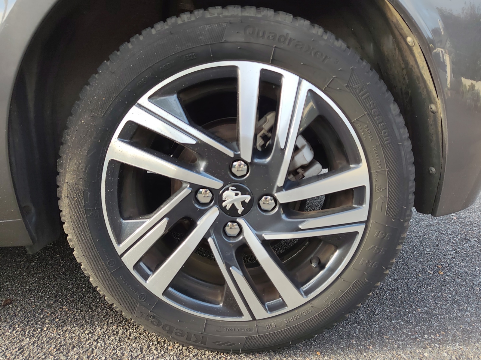 Peugeot 208 30