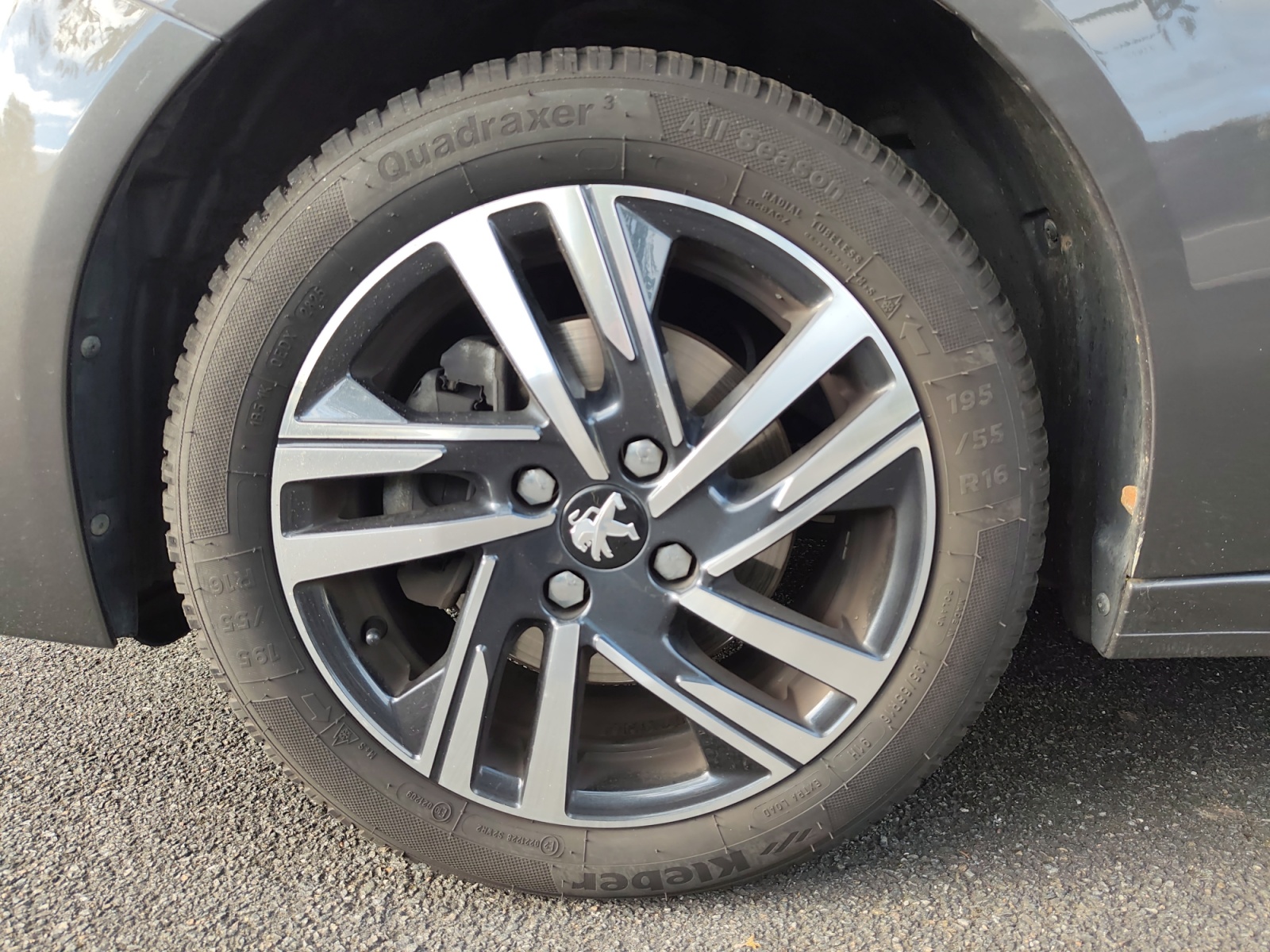 Peugeot 208 31