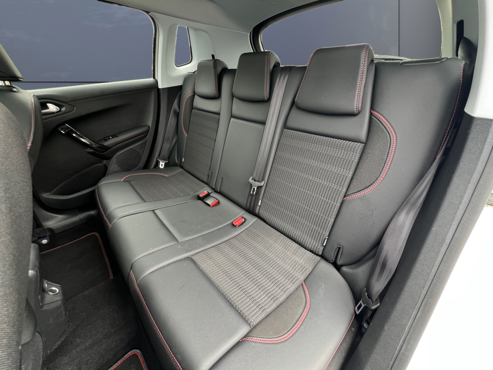 Peugeot 2008 10