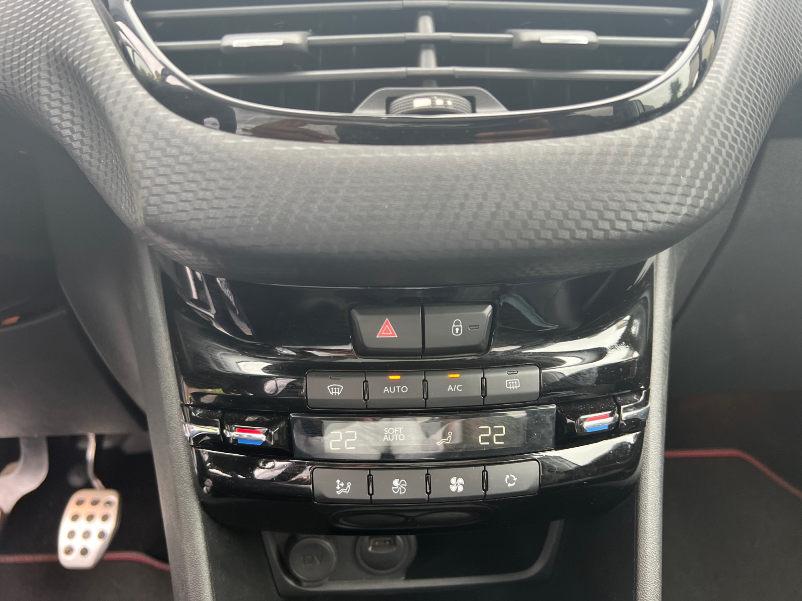 Peugeot 2008 24