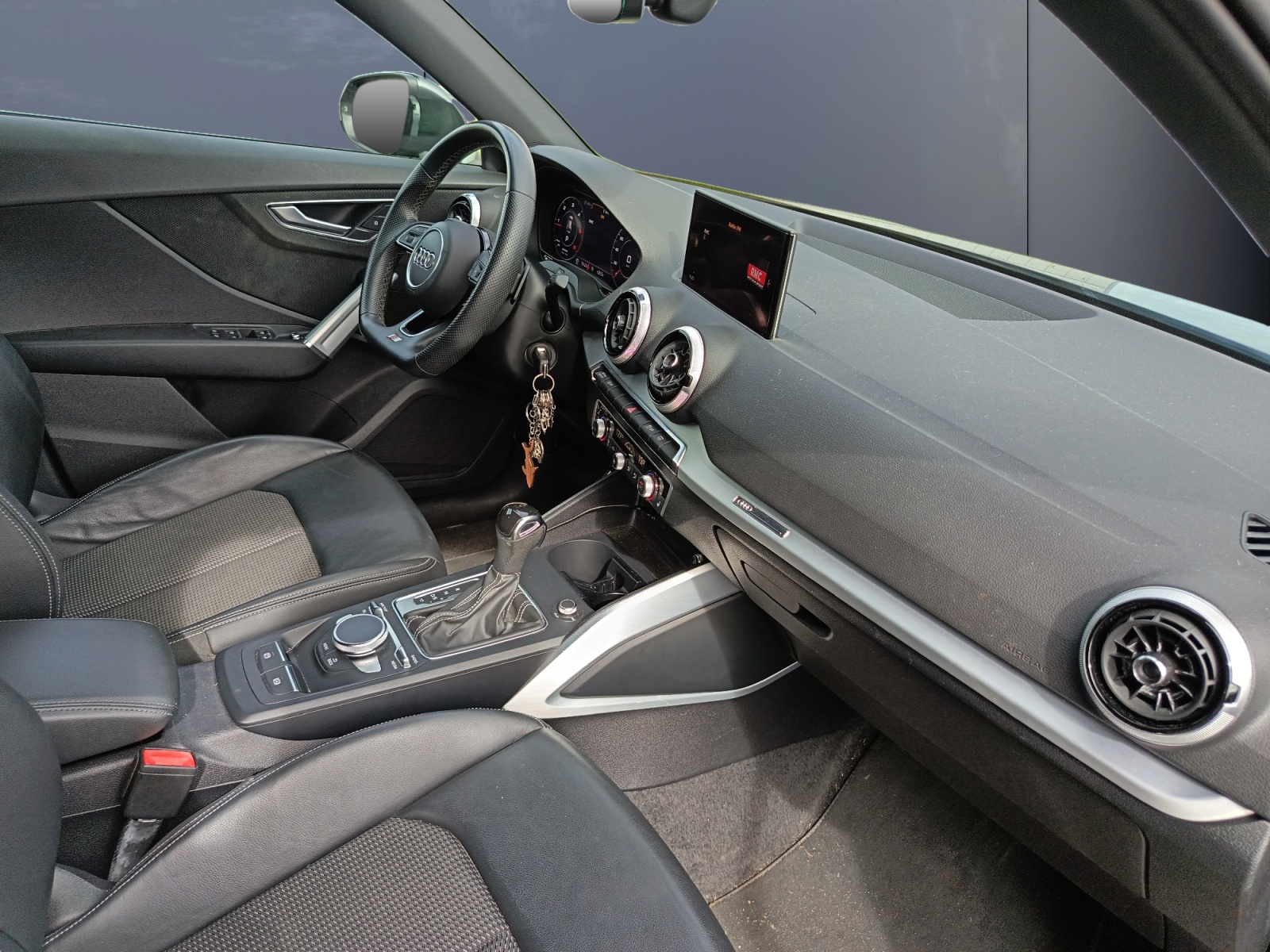 Audi Q2 12