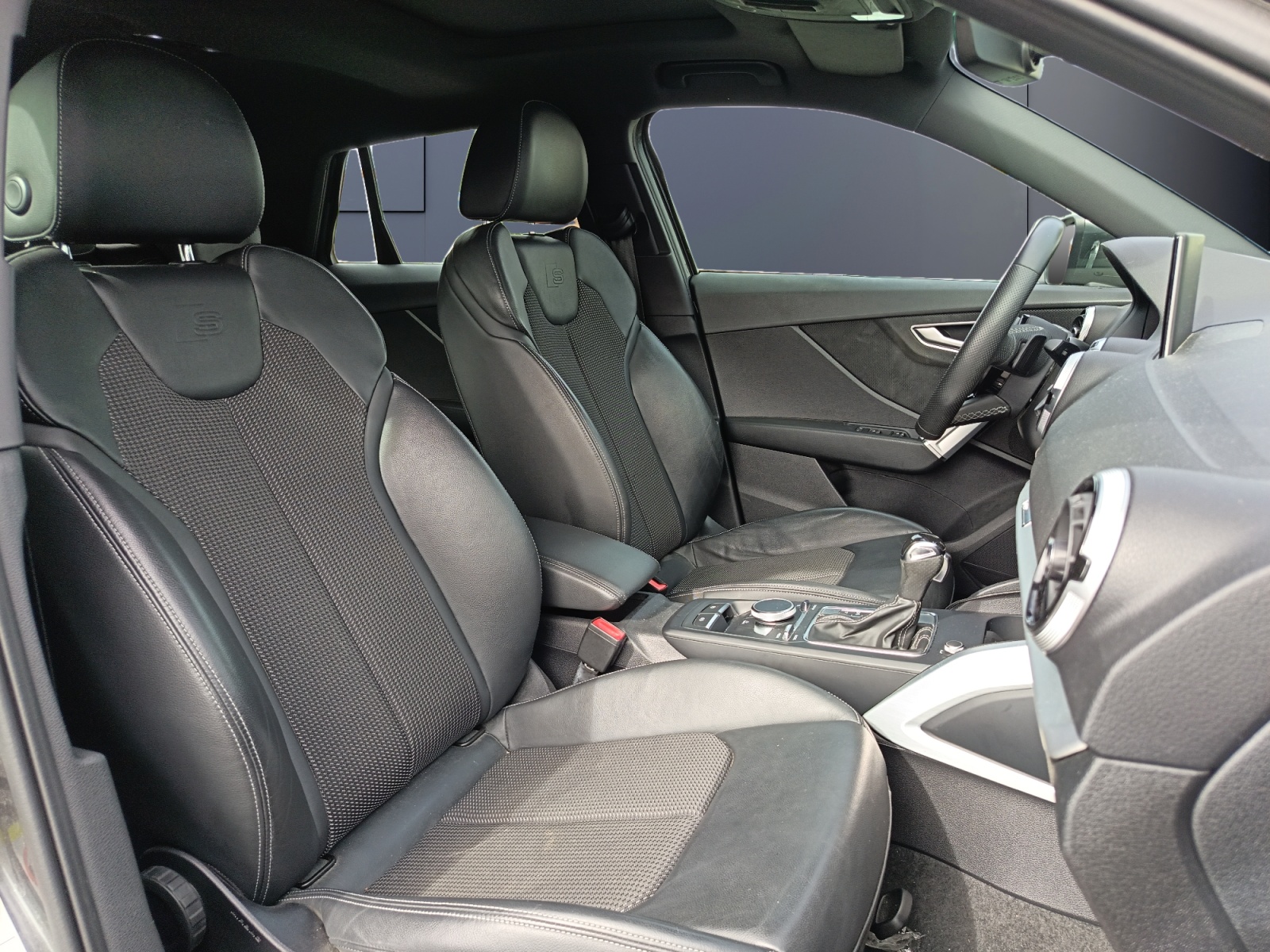 Audi Q2 13