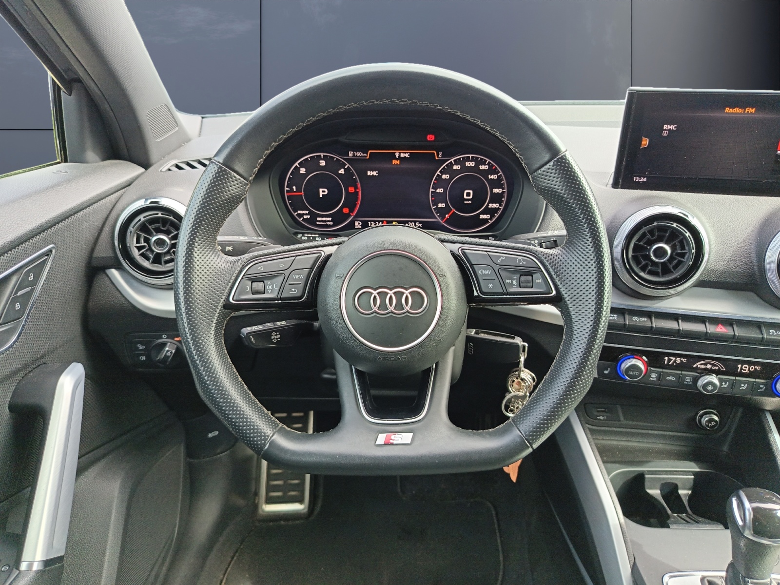 Audi Q2 15