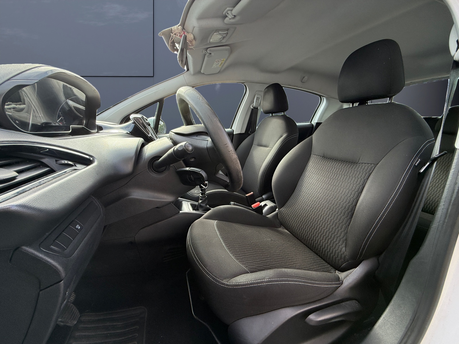 Peugeot 208 9