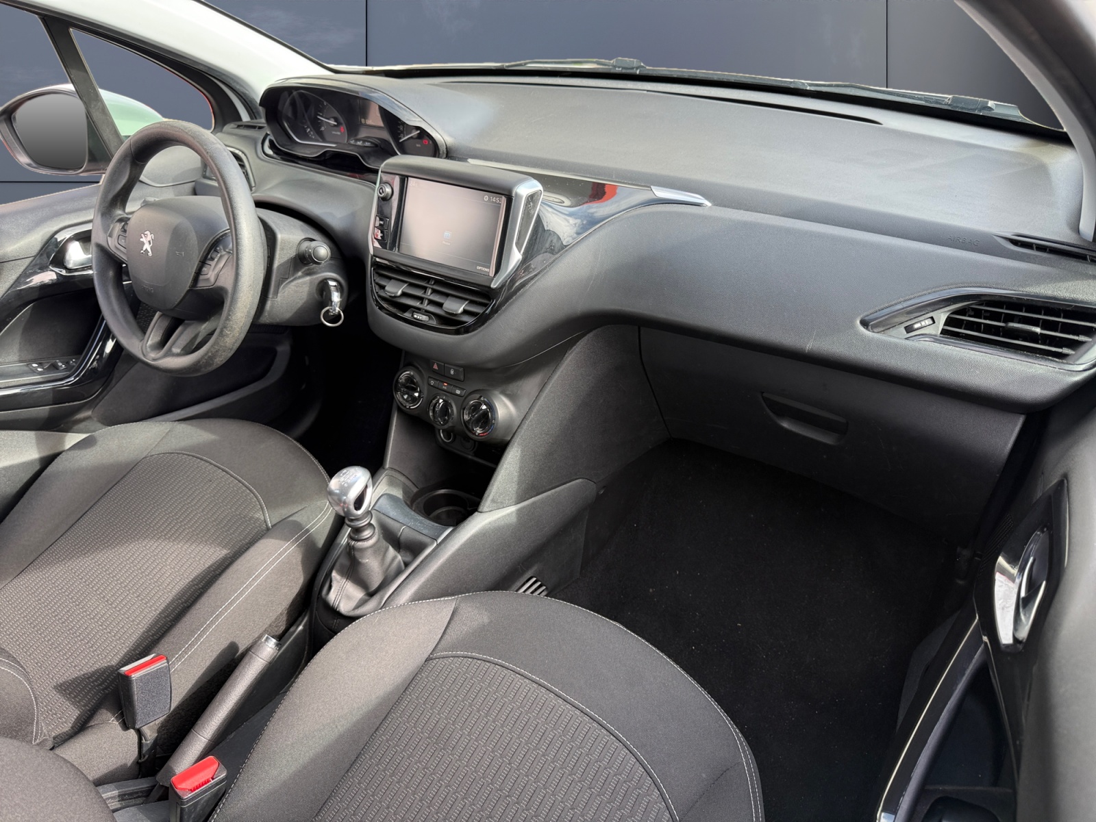 Peugeot 208 12