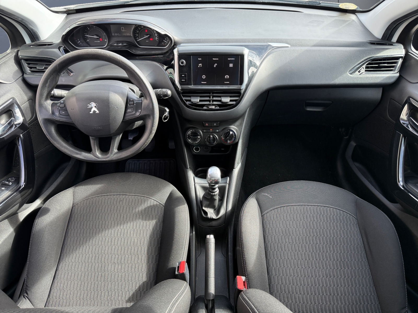 Peugeot 208 14