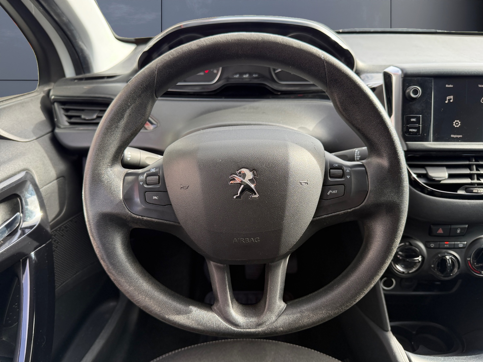 Peugeot 208 15